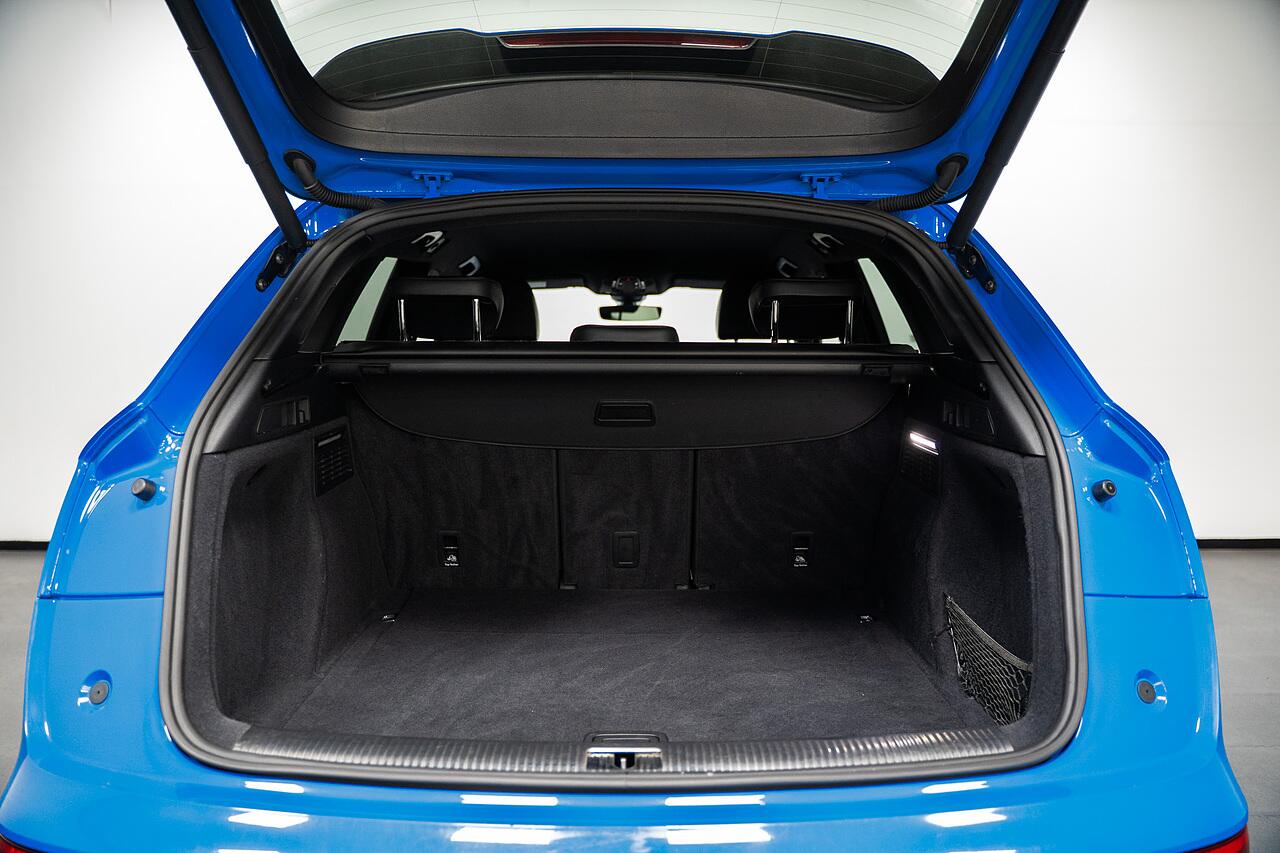 Audi SQ5 view 29
