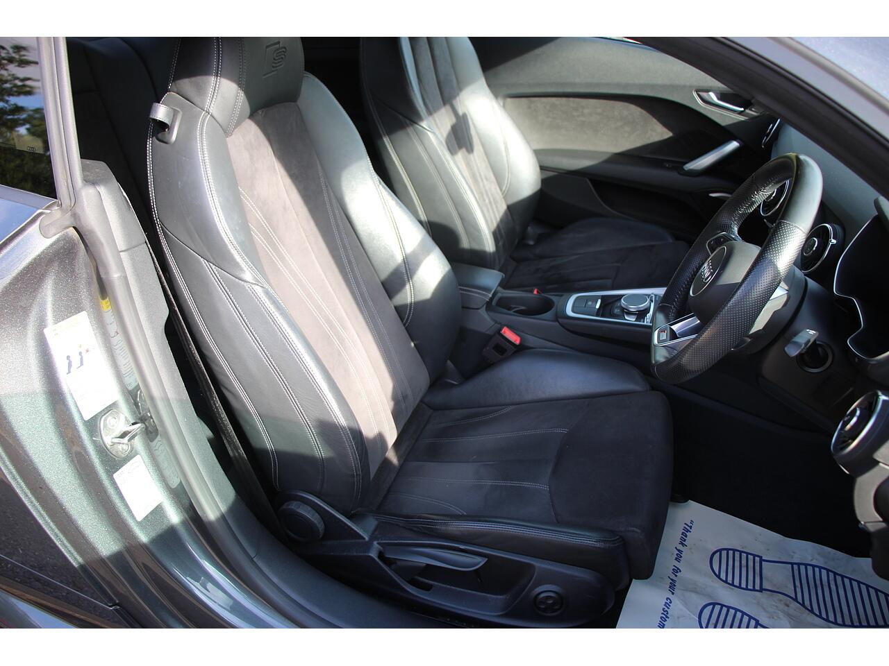Audi TT view 15