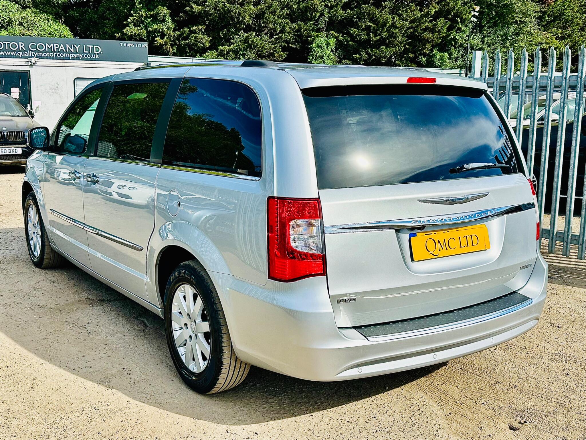 Chrysler Grand Voyager view 8