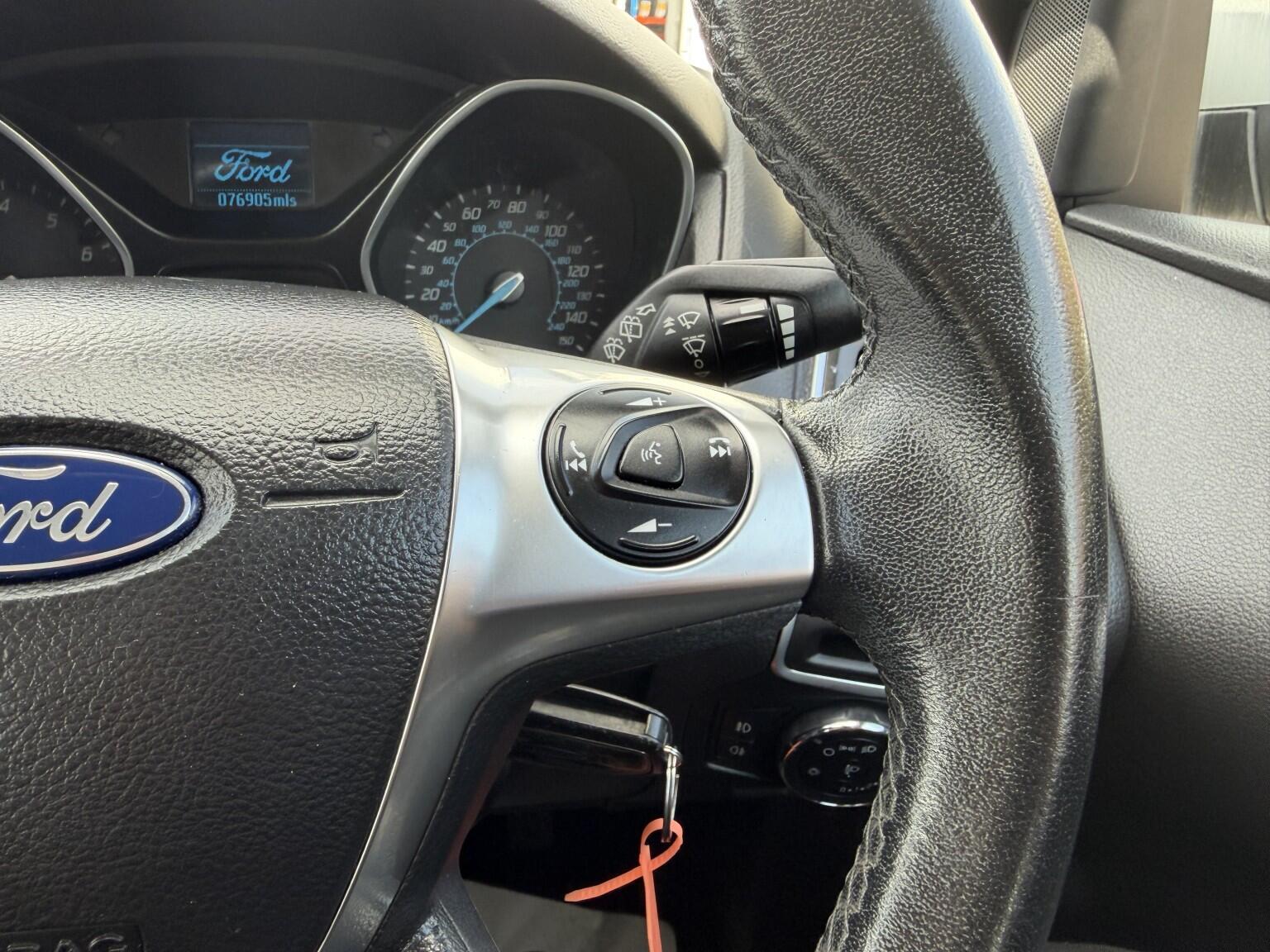 Ford Focus view 24