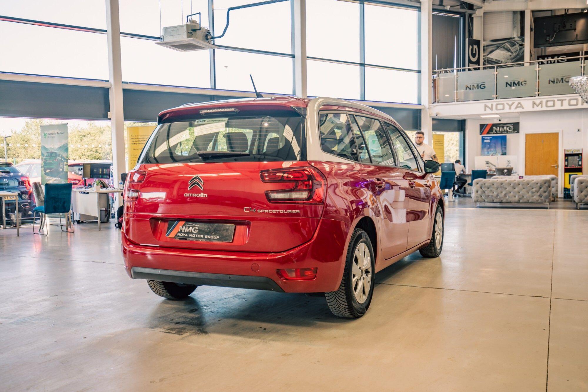 Citroen Grand C4 Spacetourer view 26