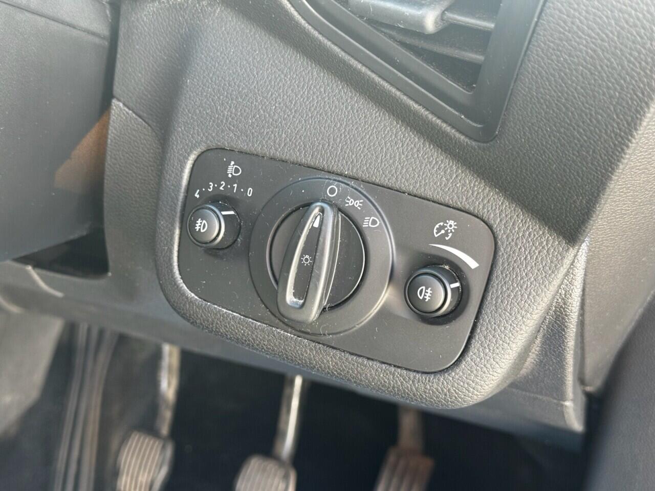 Ford Kuga view 34