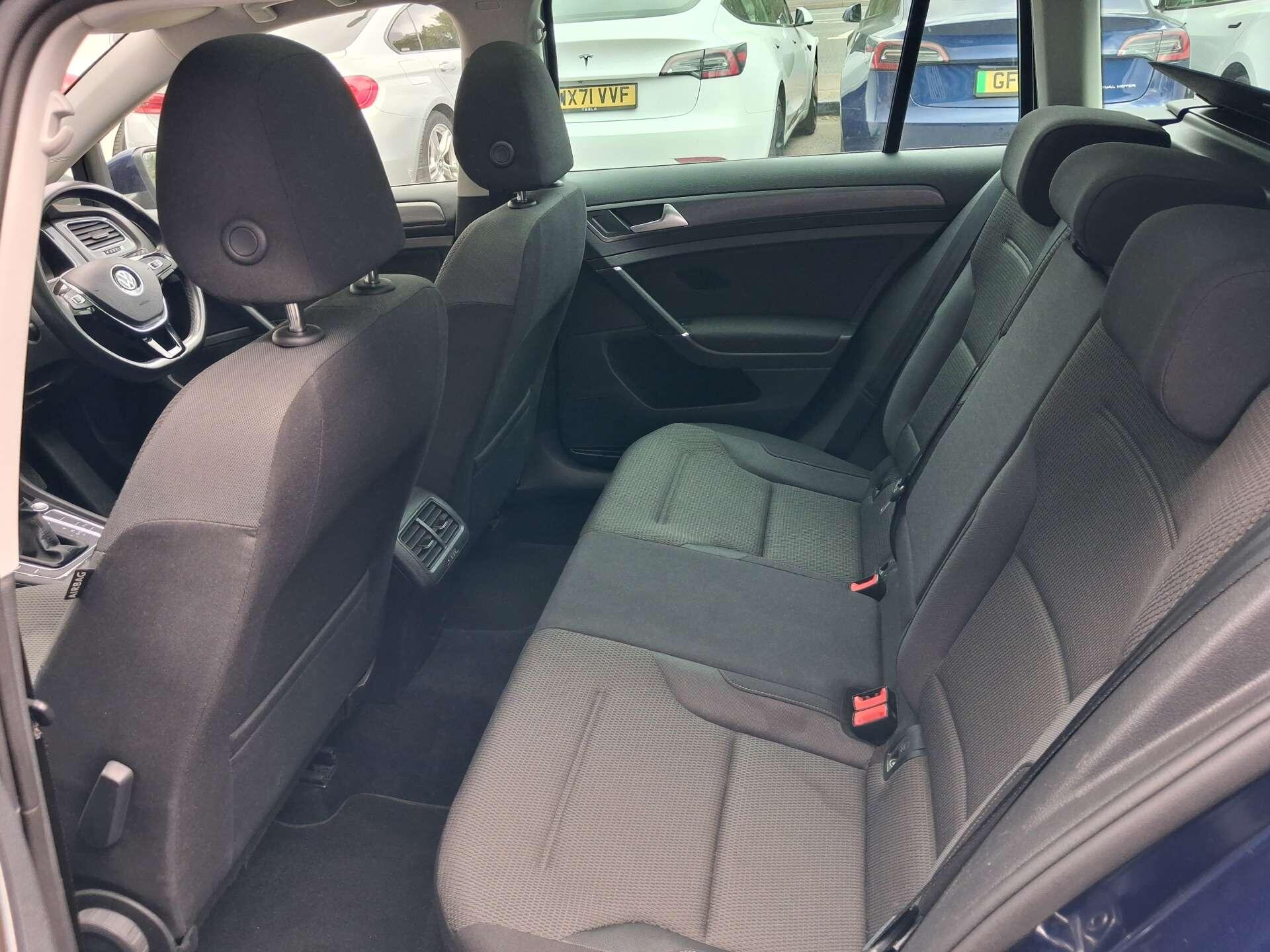 Volkswagen Golf view 19