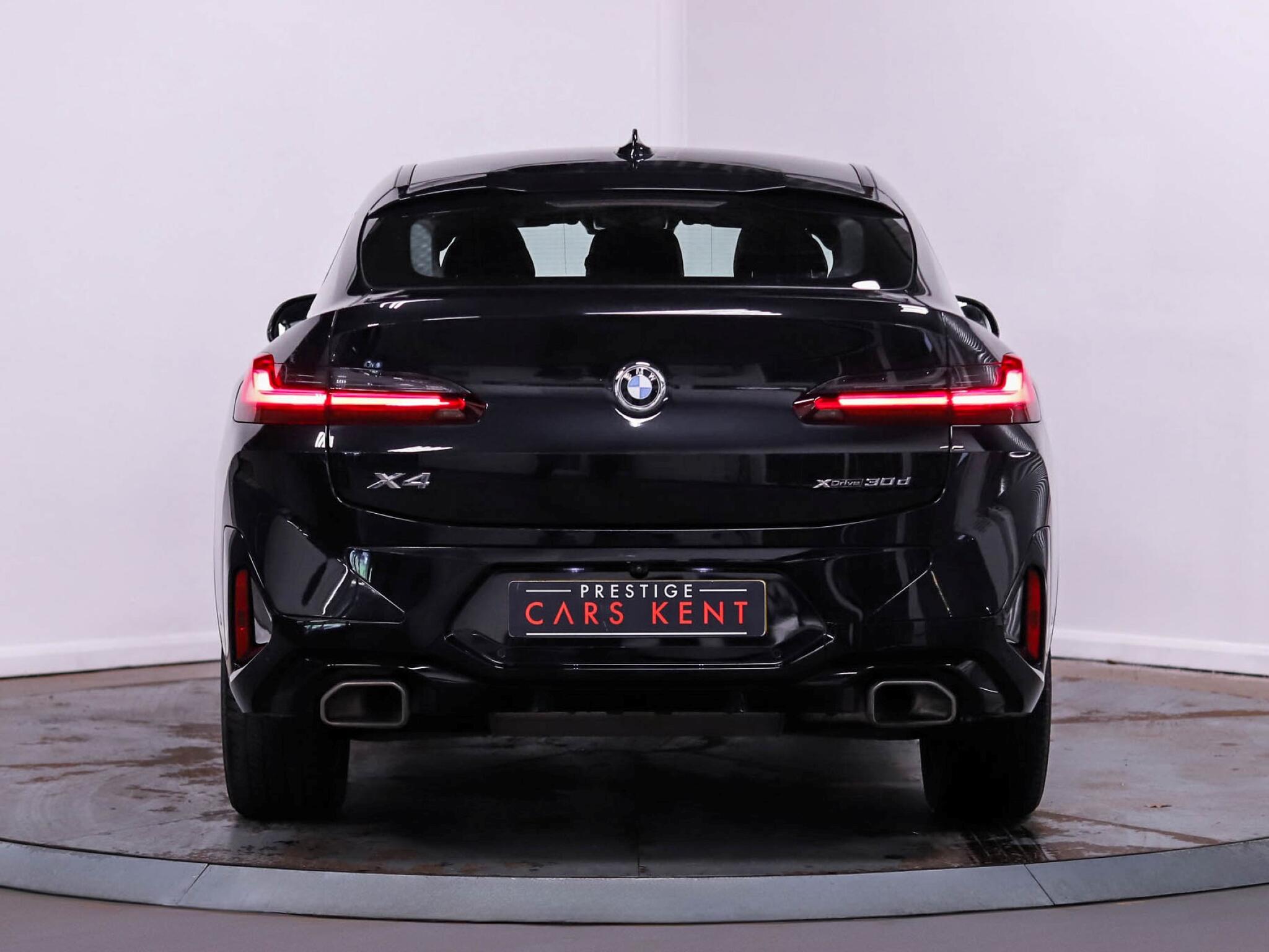 BMW X4 view 11