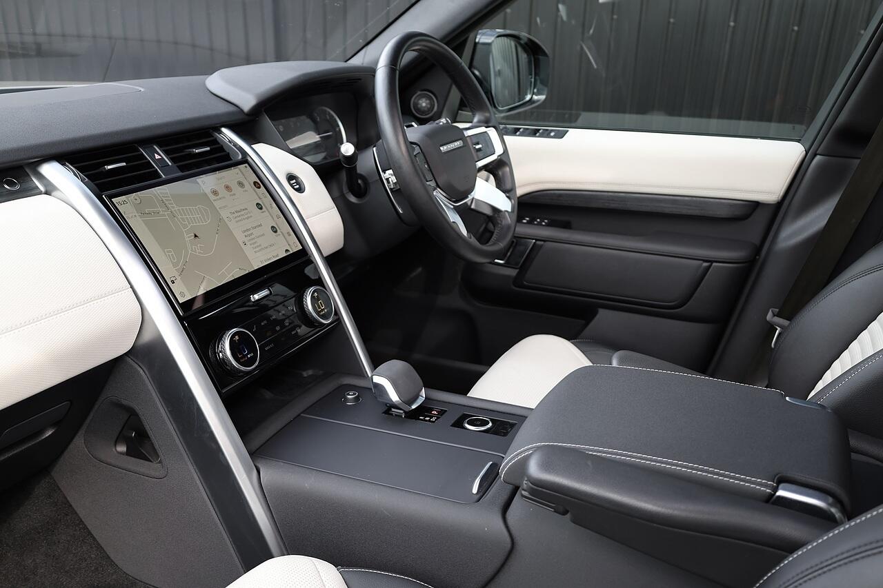 Land Rover Discovery 3 view 11