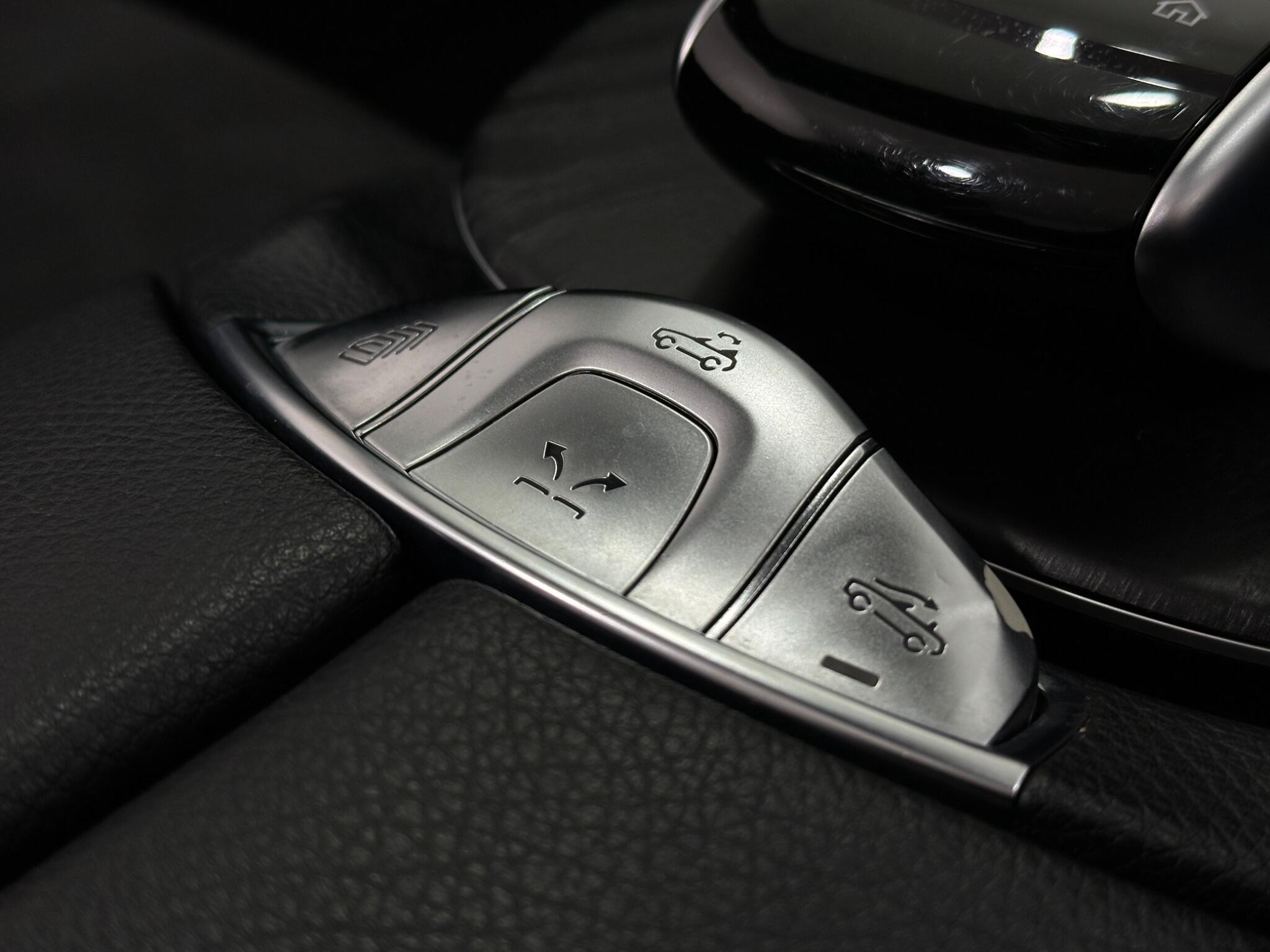 Mercedes-Benz E-Class view 21