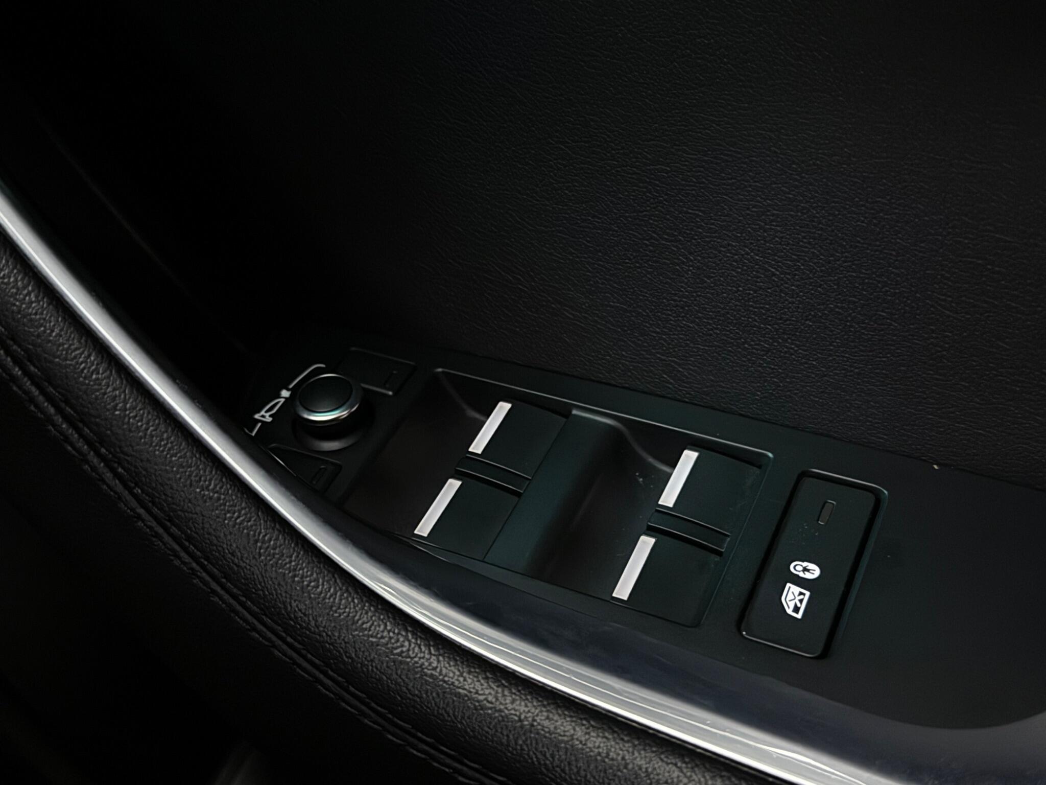 Jaguar Xe view 19