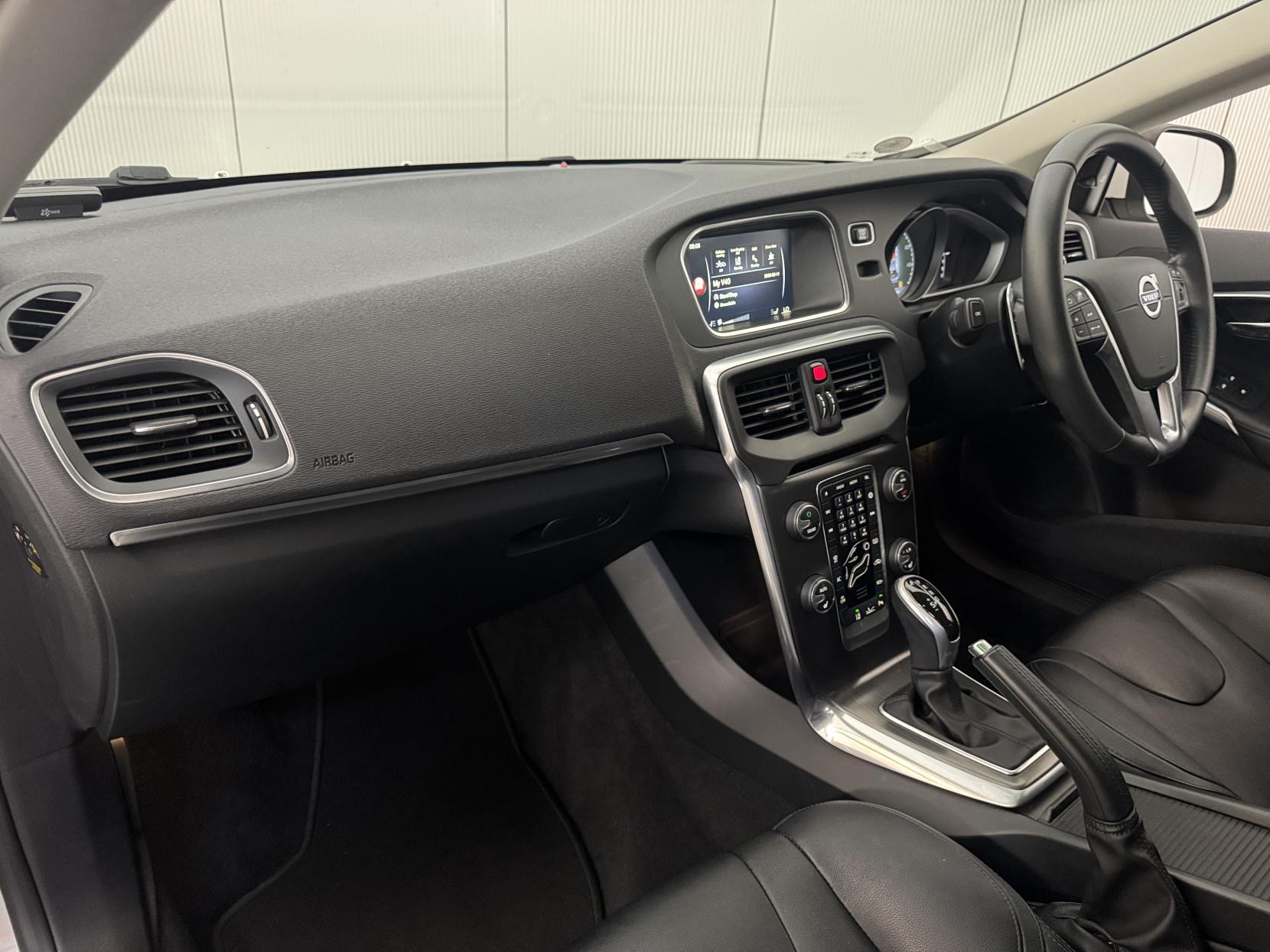 Volvo V40 view 59