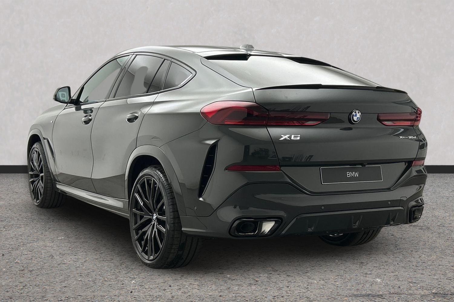 BMW X6 view 2