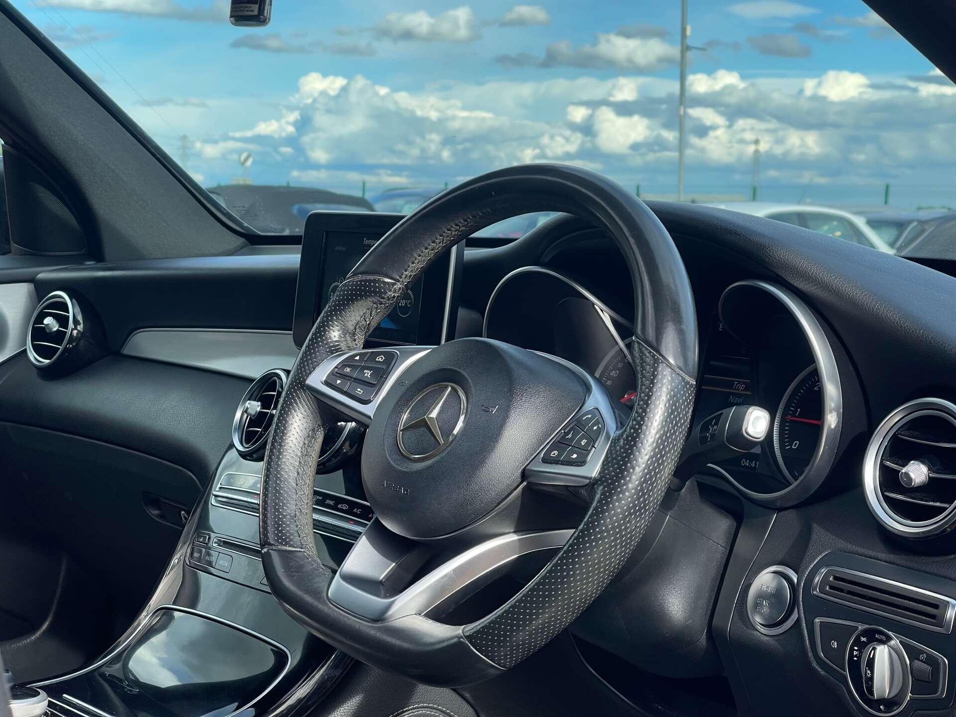 Mercedes-Benz GLC view 18