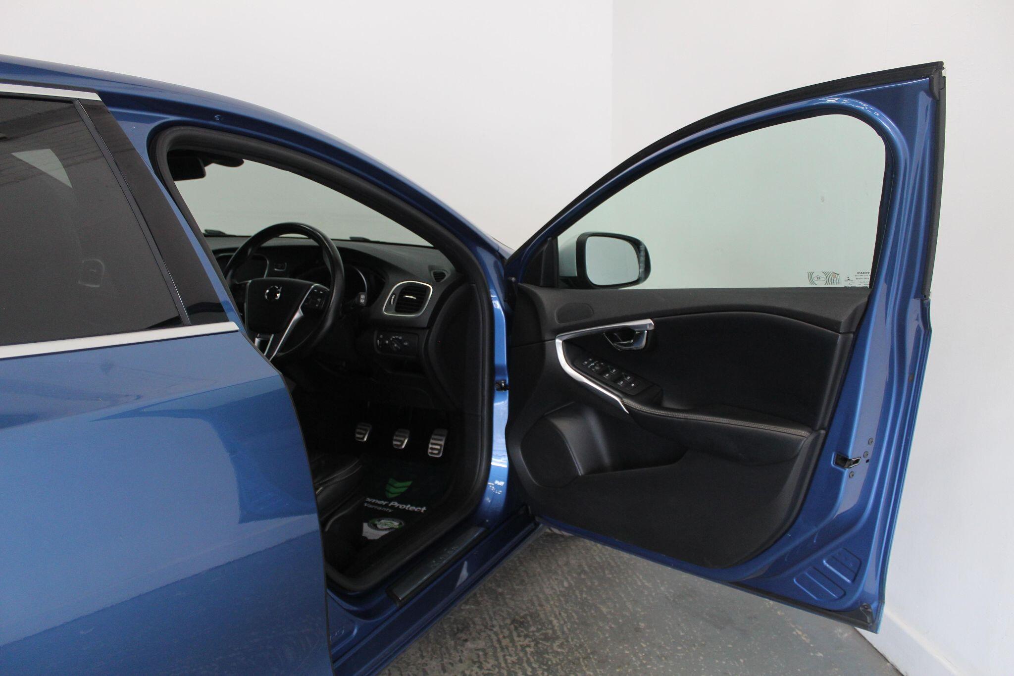 Volvo V40 view 24