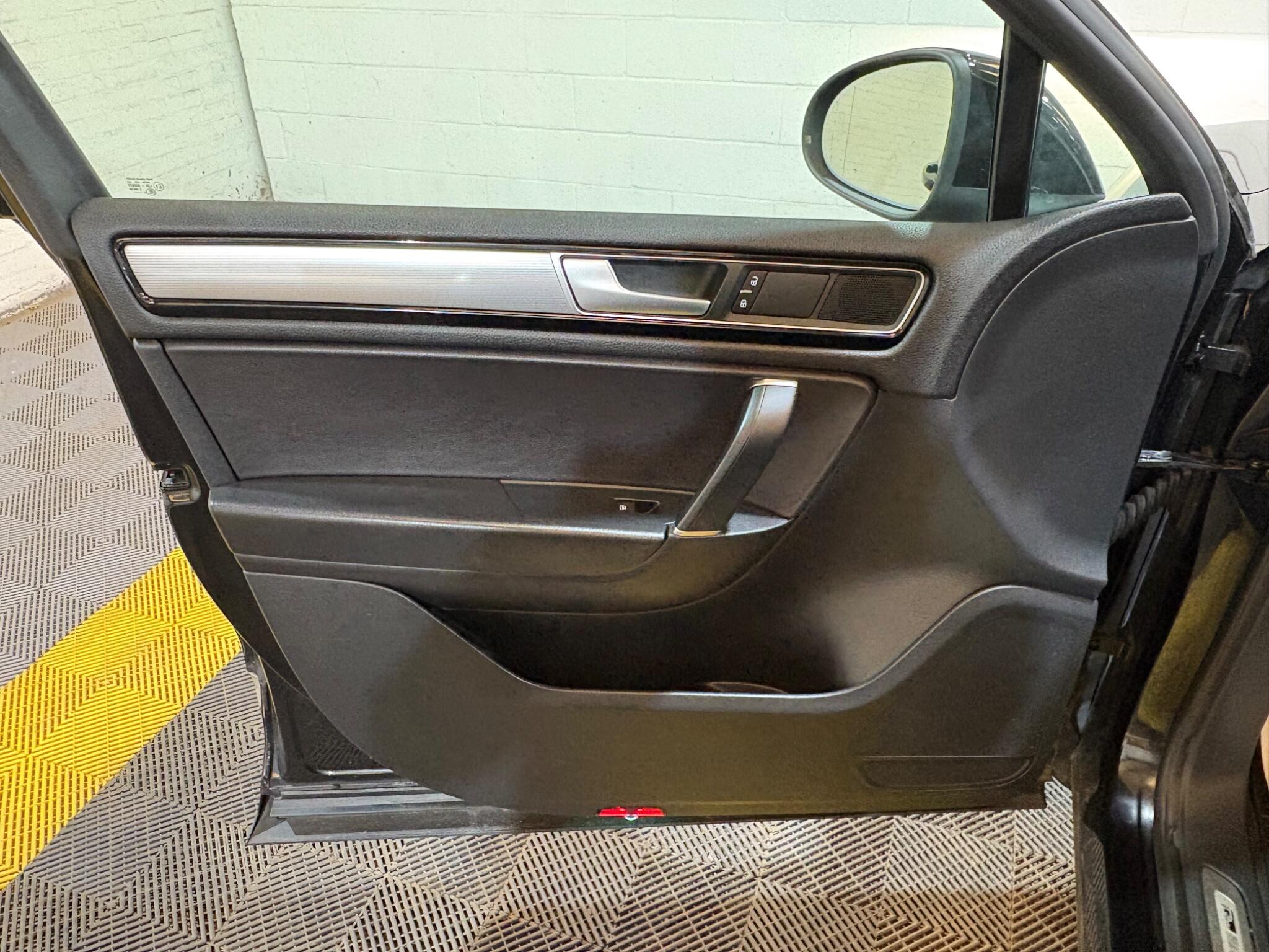 Volkswagen Touareg view 69