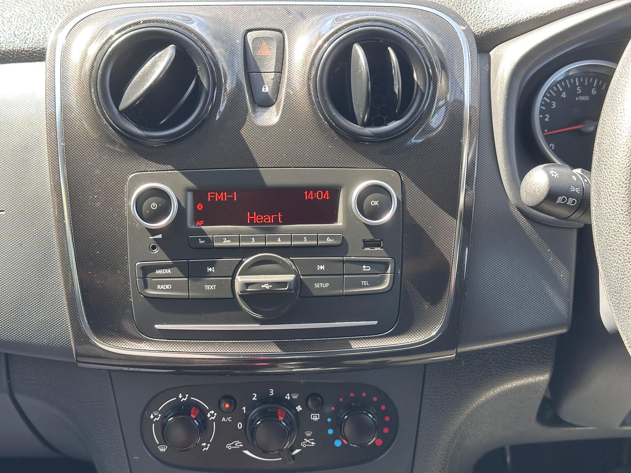 Dacia Logan MCV view 35