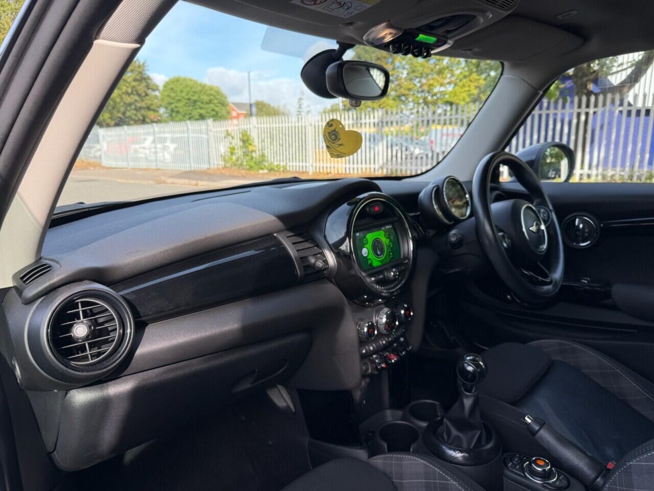 Mini Cooper view 30