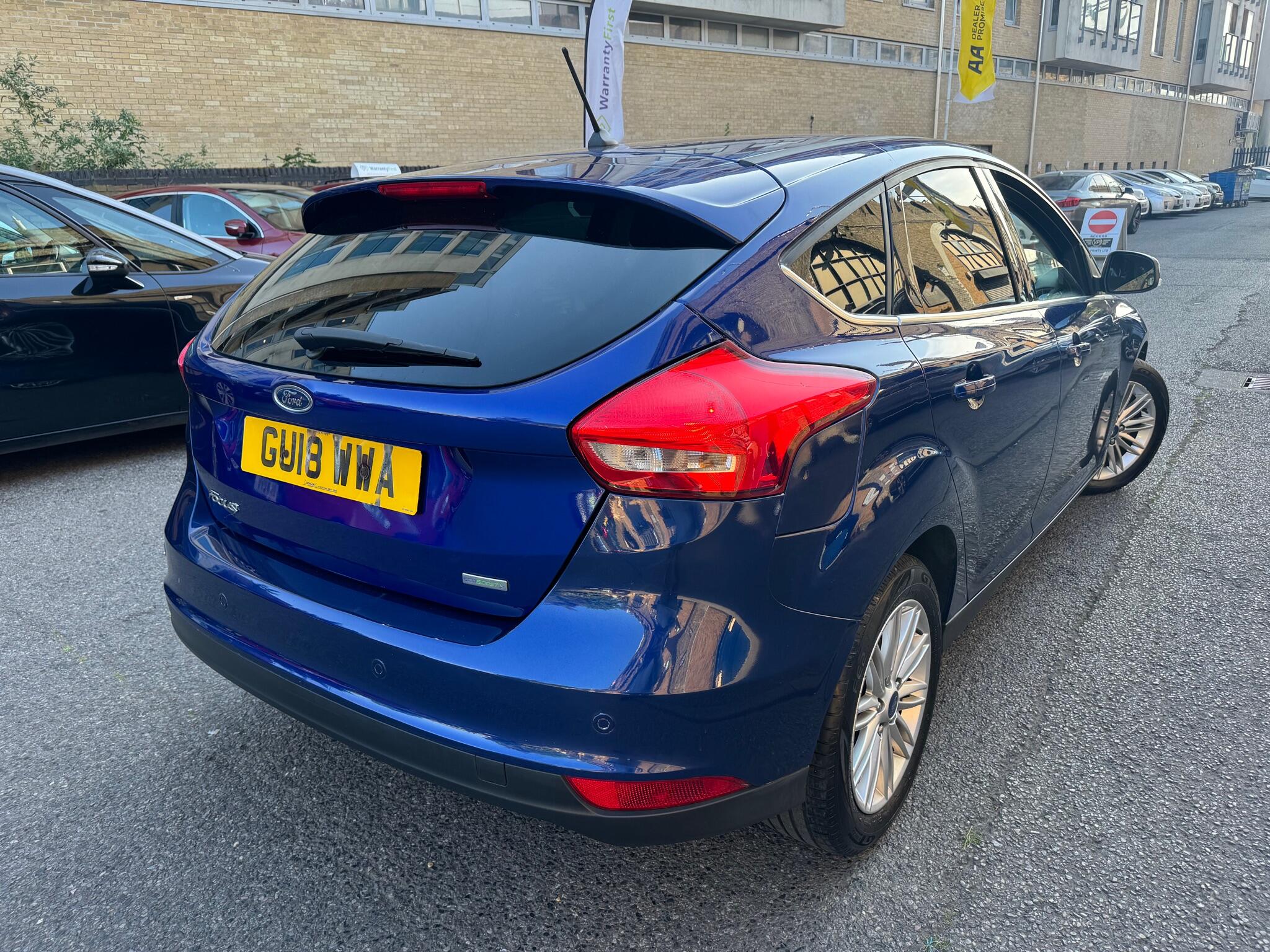 Ford Focus view 10