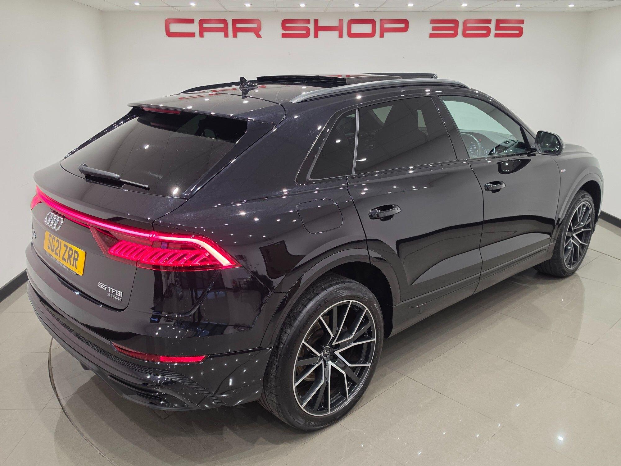 Audi Q8 view 6
