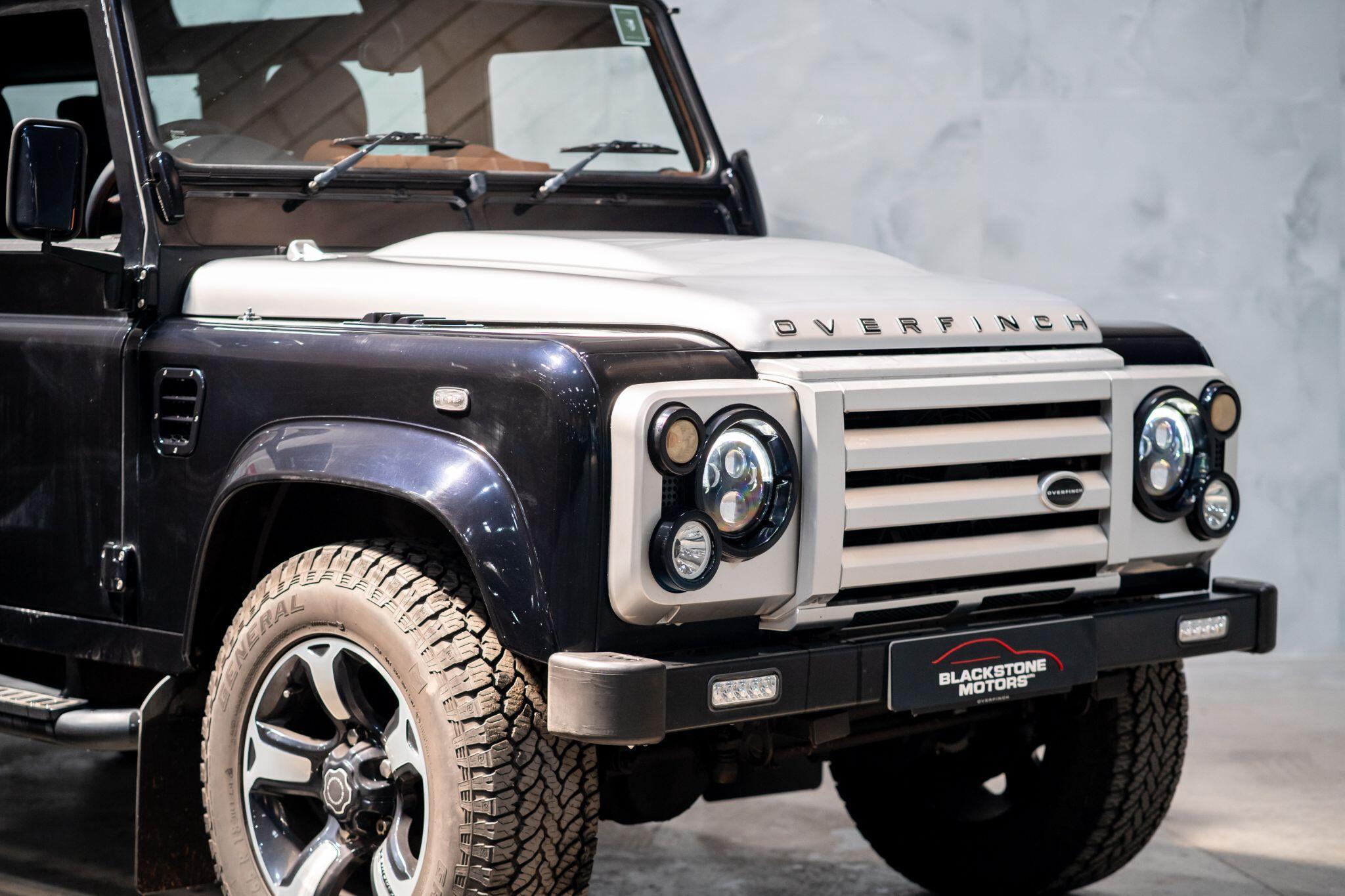 Land Rover Defender view 34