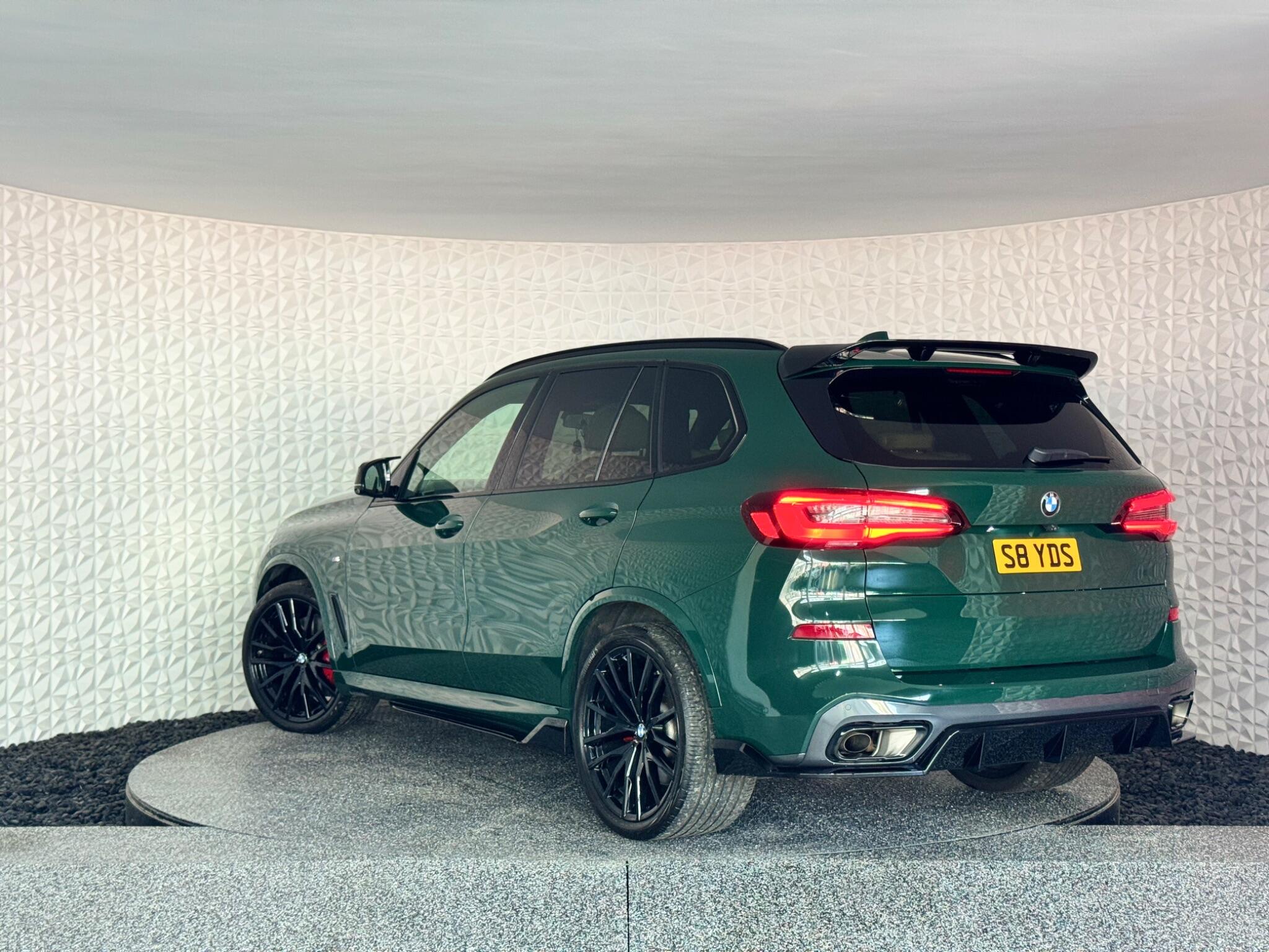 BMW X5 view 3