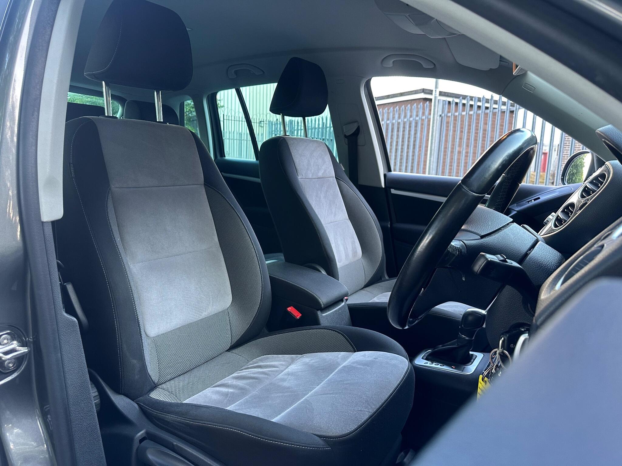 Volkswagen Tiguan view 17