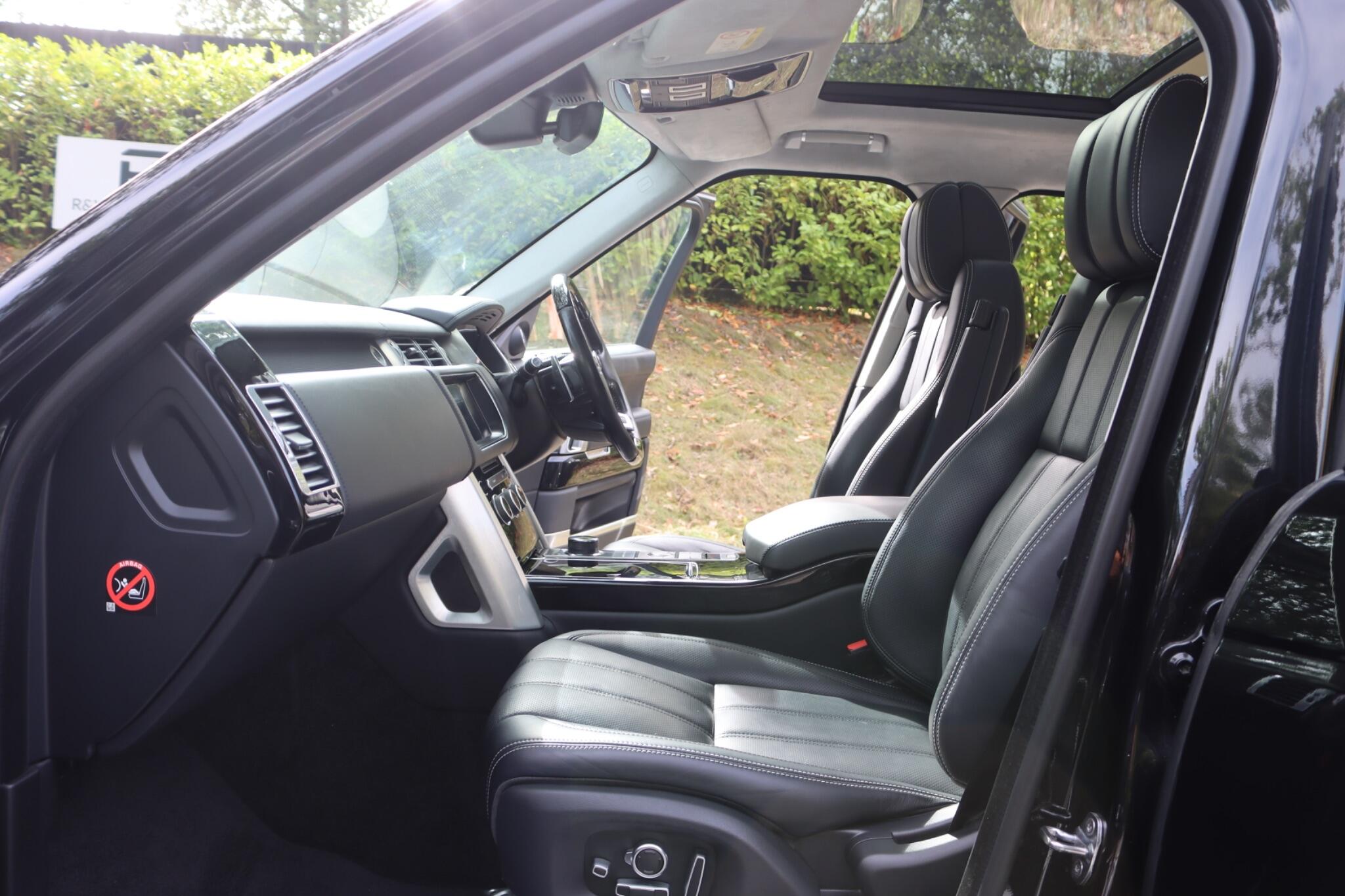 Land Rover Range Rover view 7