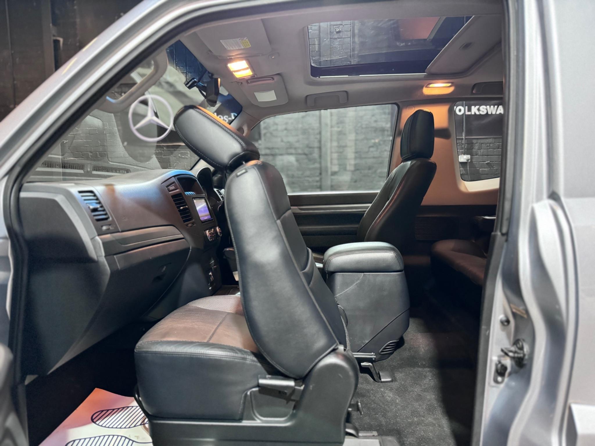 Mitsubishi Shogun view 64