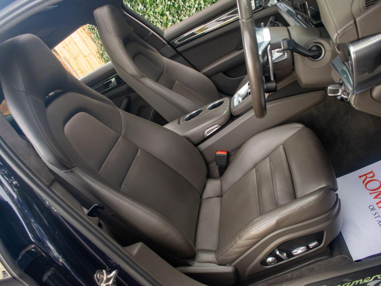 Porsche Panamera view 37