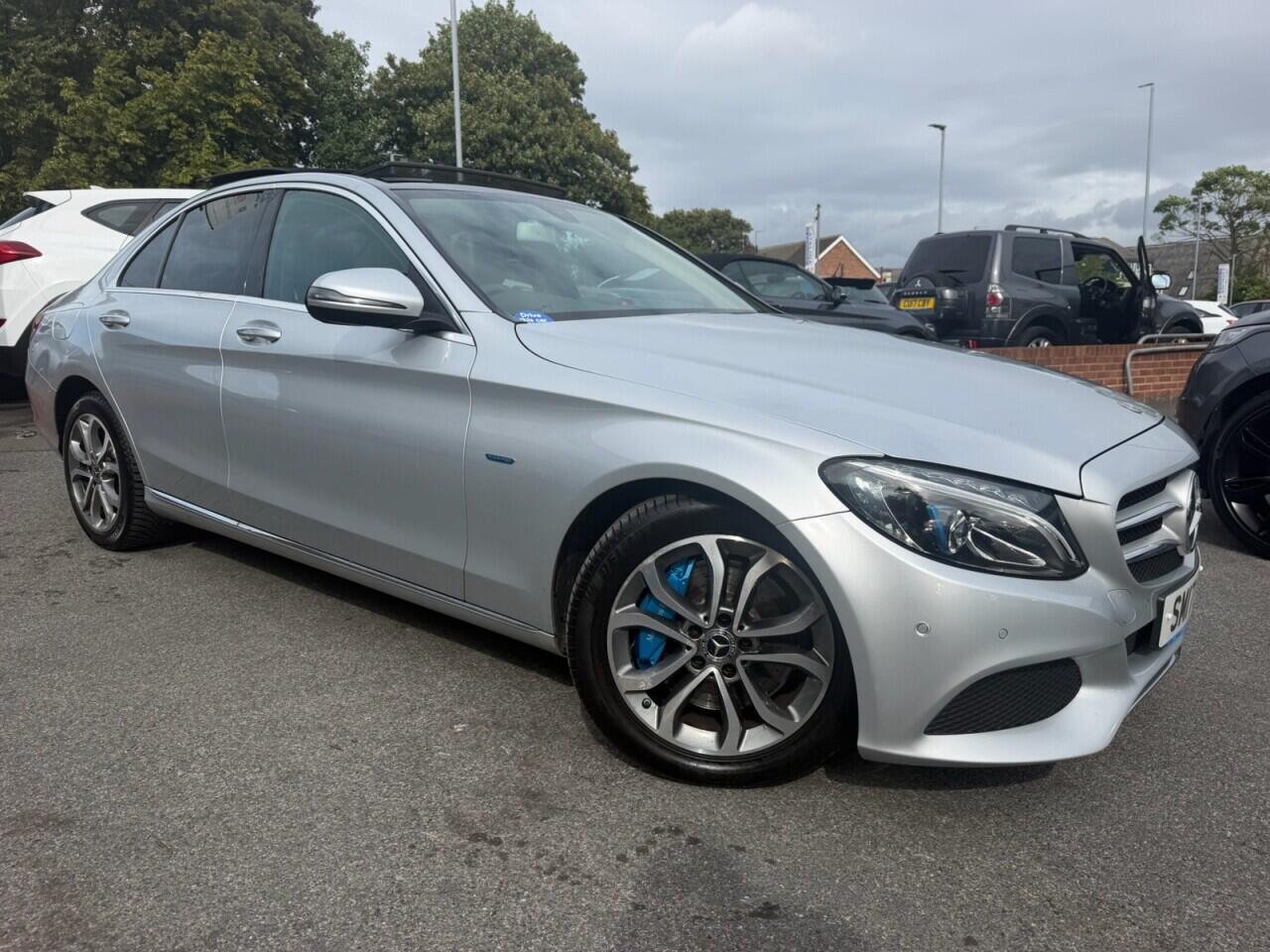 Mercedes-Benz C-Class view 25