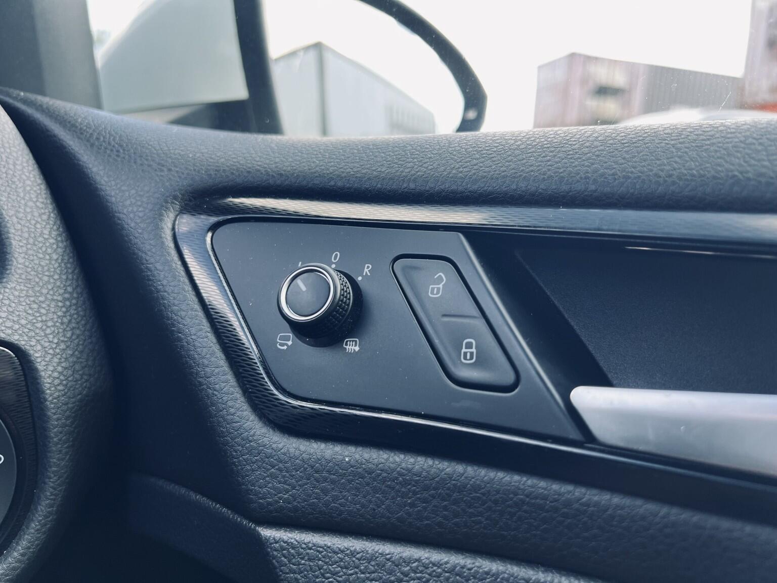 Volkswagen Golf view 27