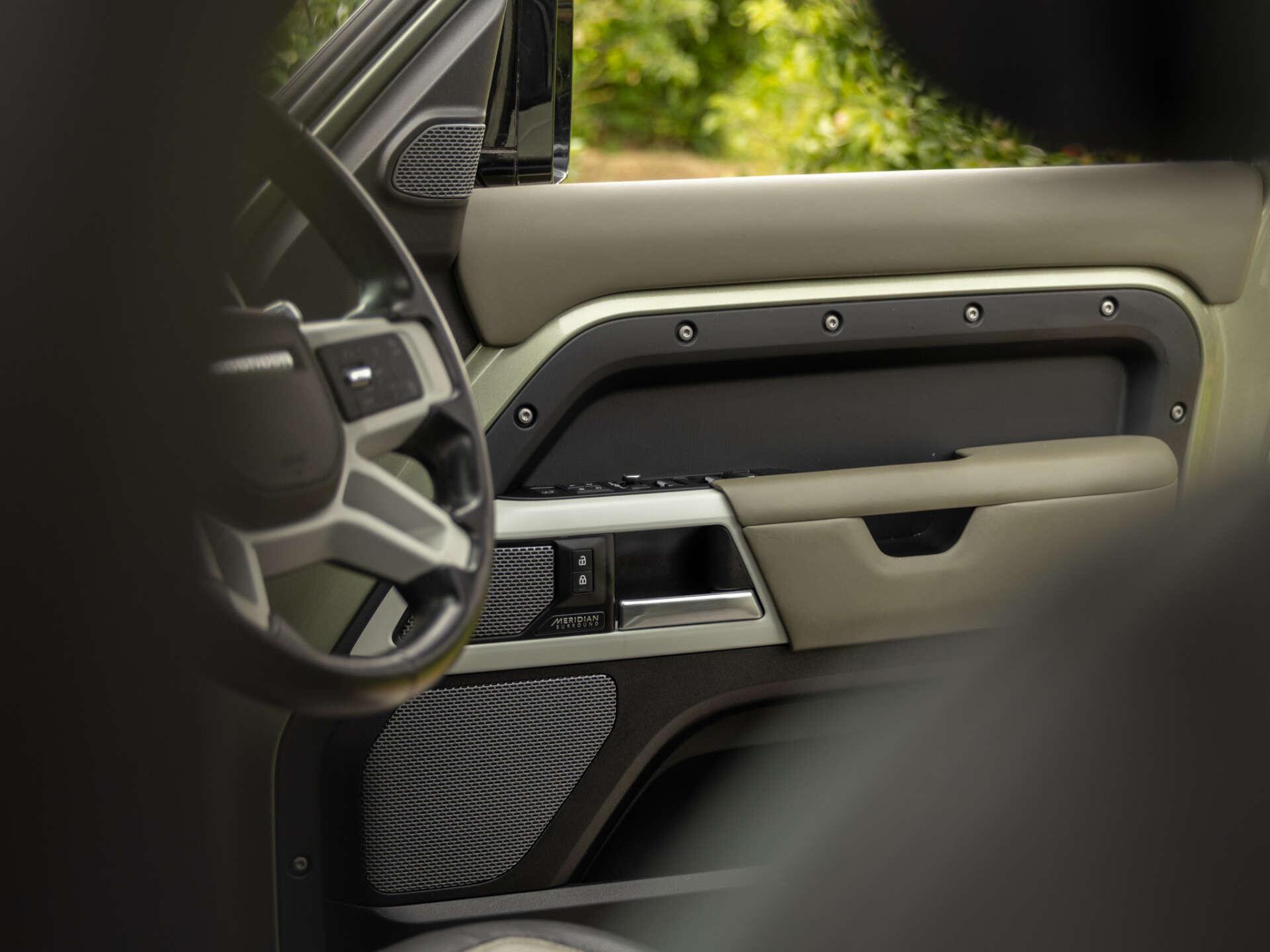 Land Rover Defender view 20