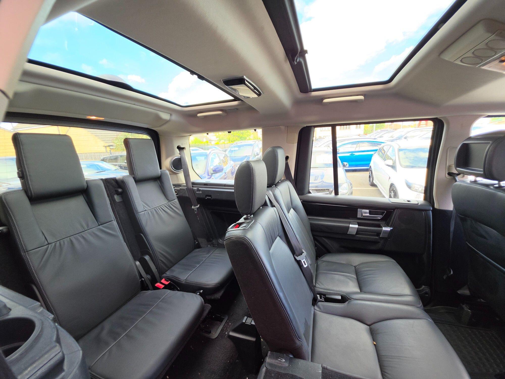 Land Rover Discovery view 17