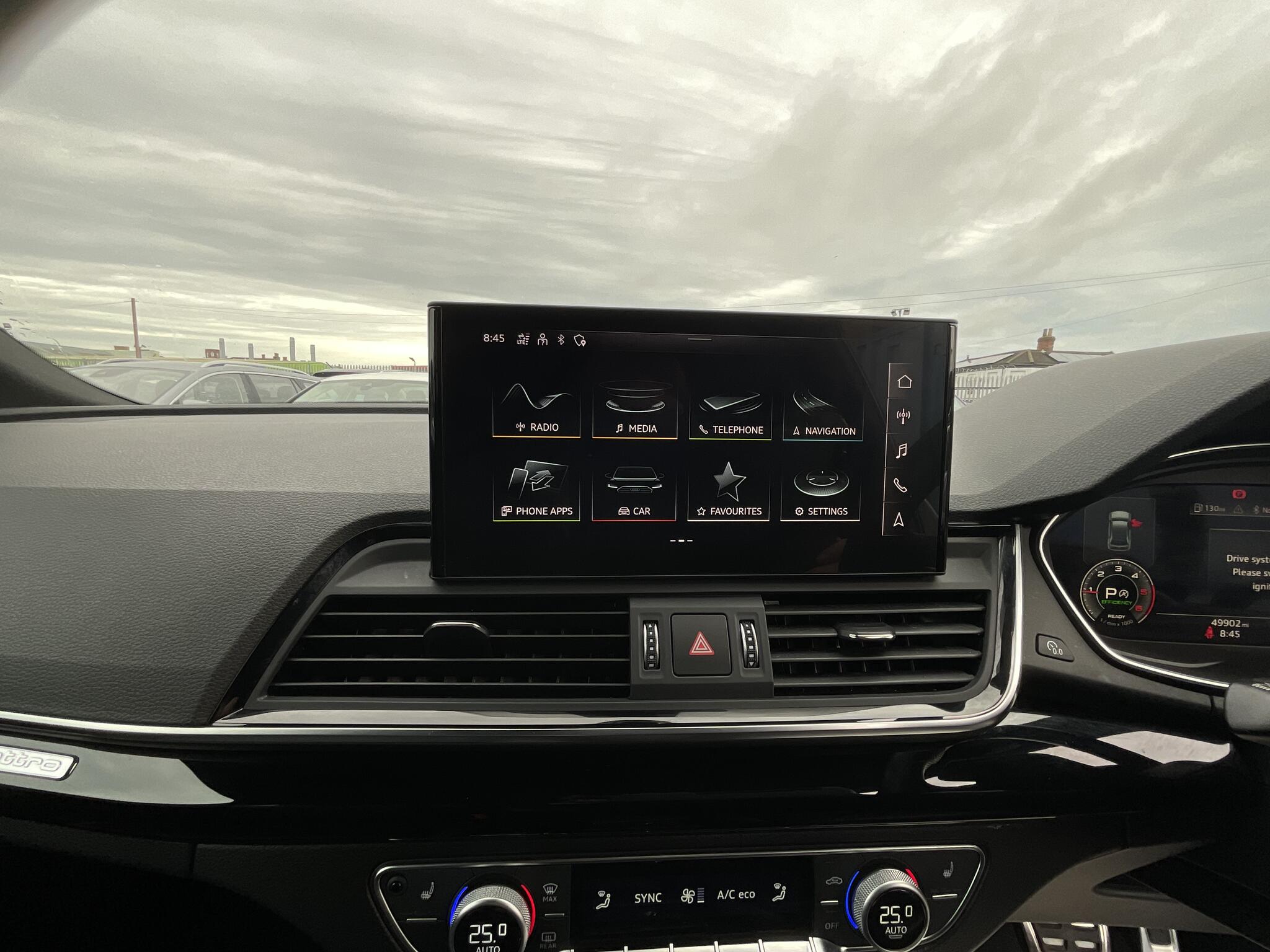 Audi Q5 view 26