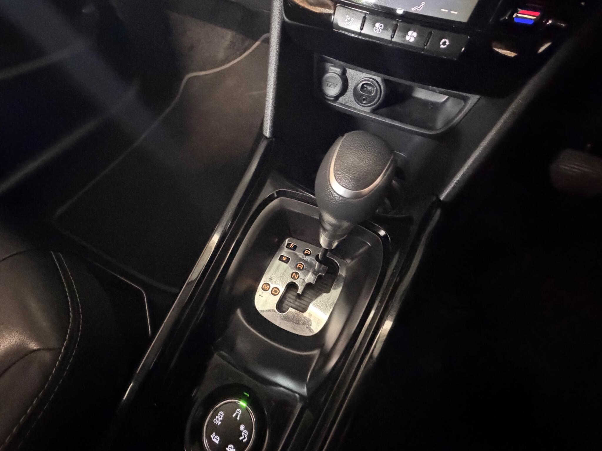 Peugeot 2008 view 12