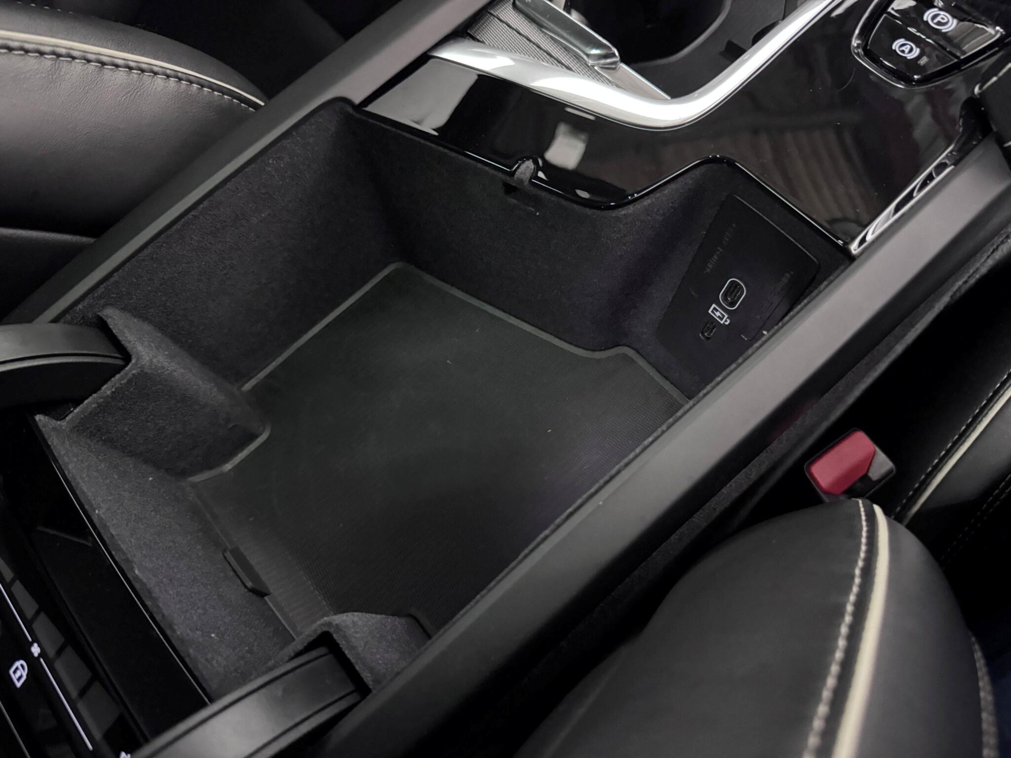 Volvo XC90 view 42