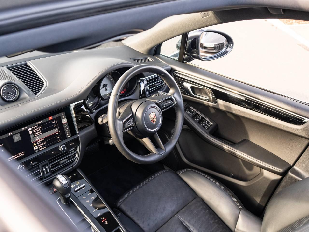Porsche Macan view 50