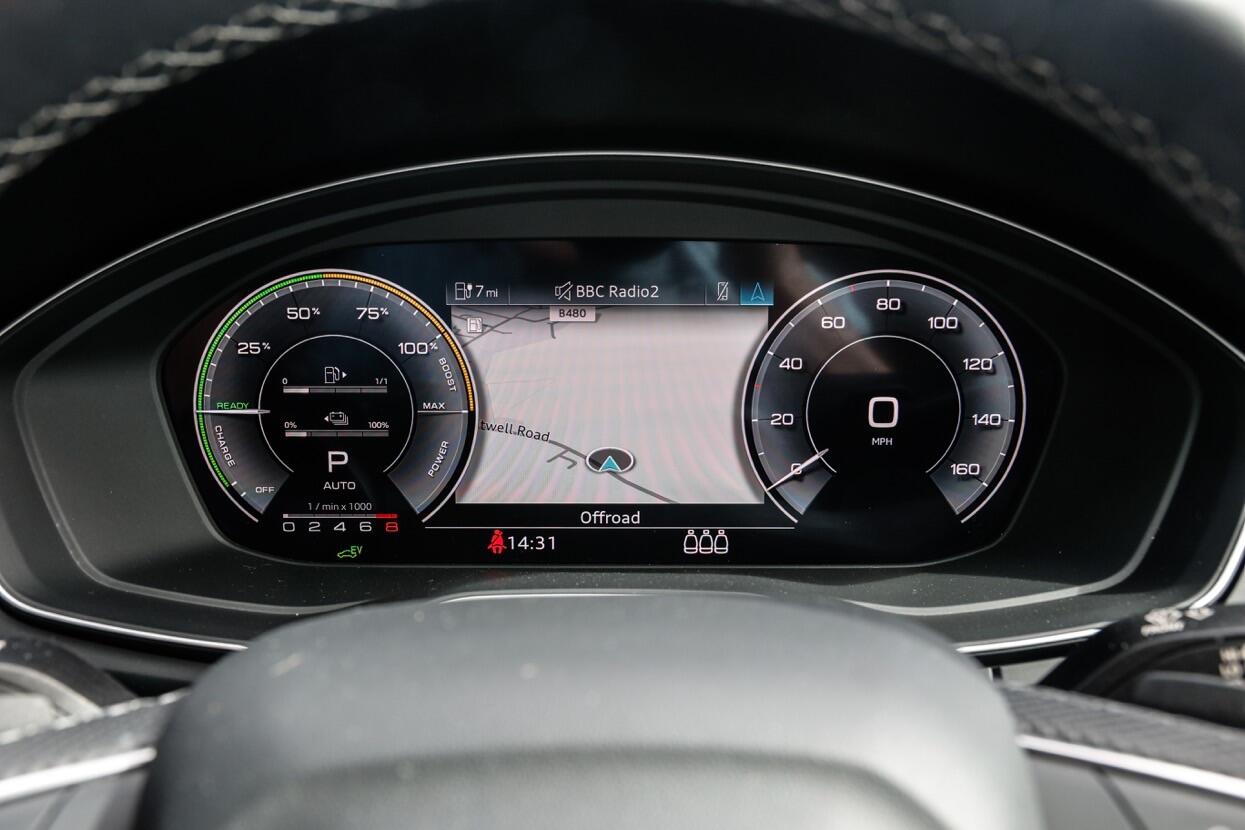 Audi Q5 view 10
