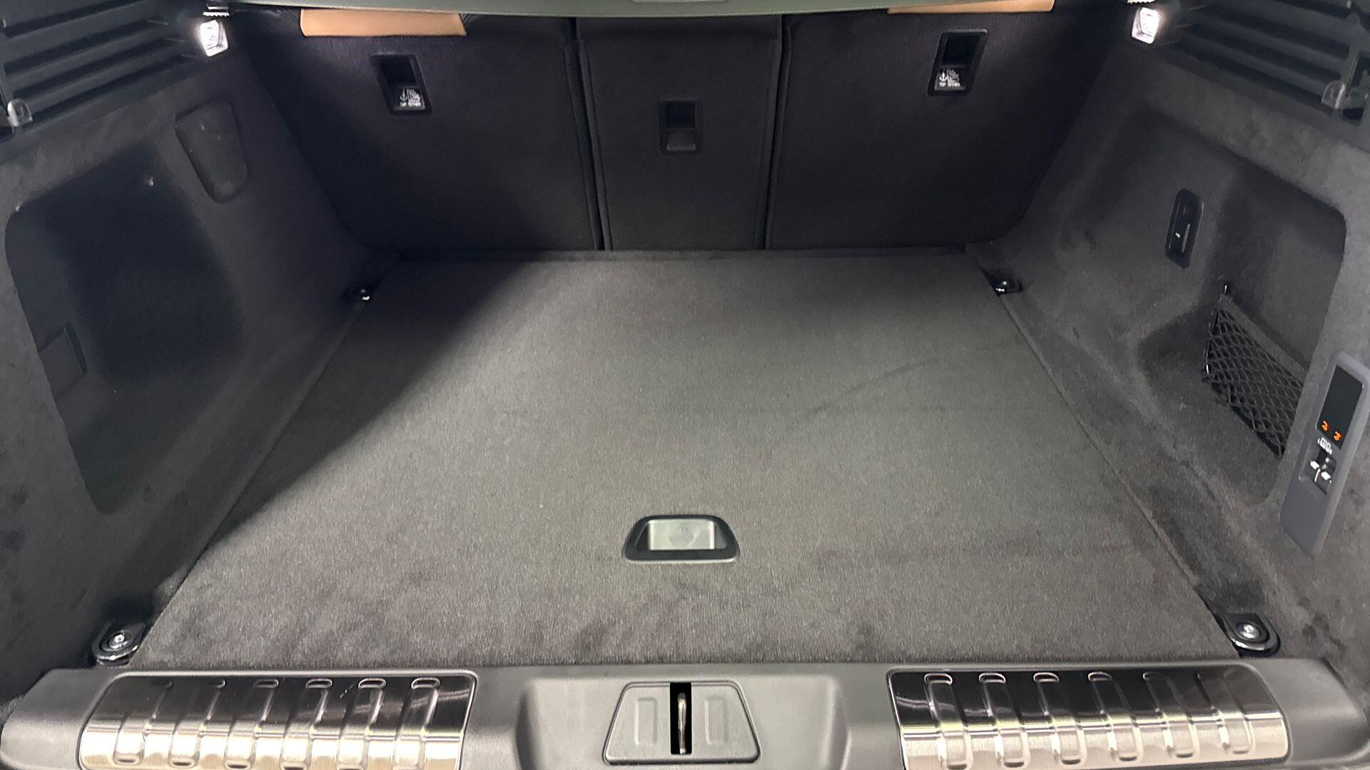 Land Rover Range Rover Sport view 10