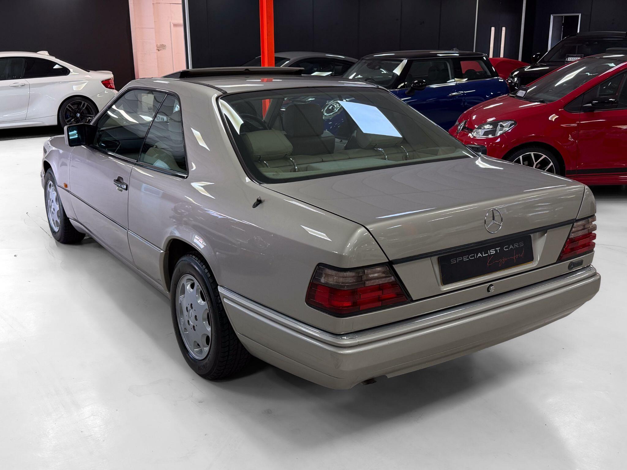 Mercedes-Benz E Class view 10