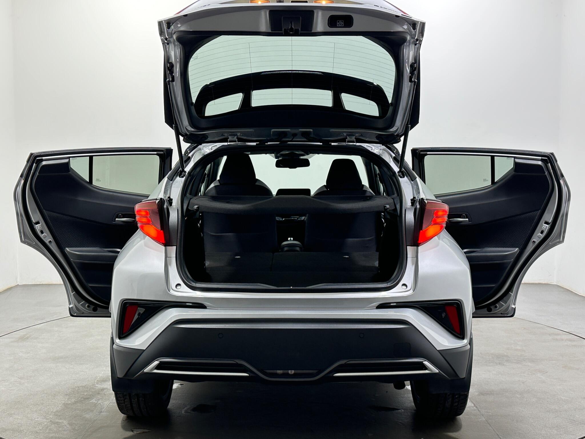 Toyota C-HR view 43