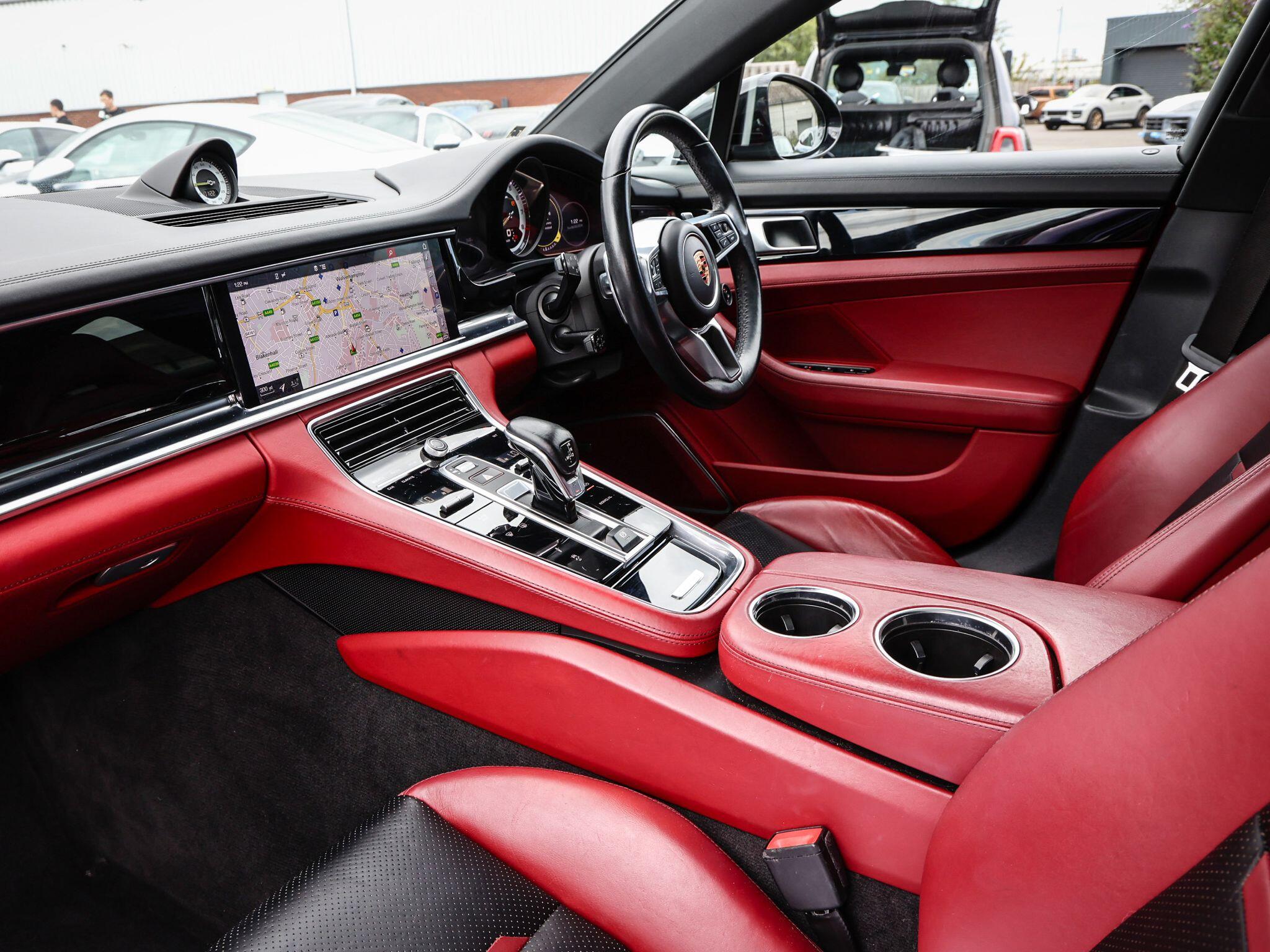 Porsche Panamera view 35