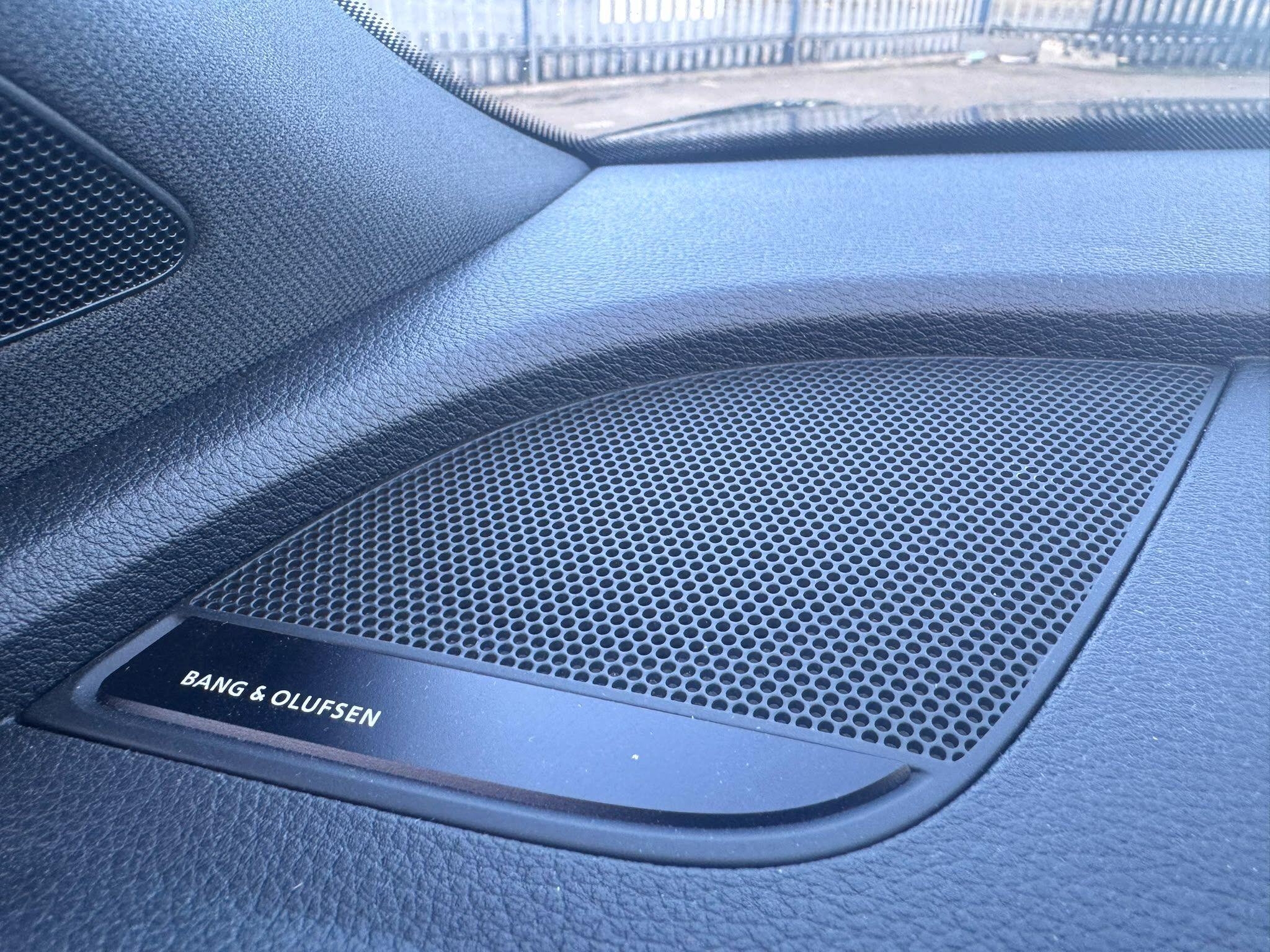 Audi SQ5 view 55