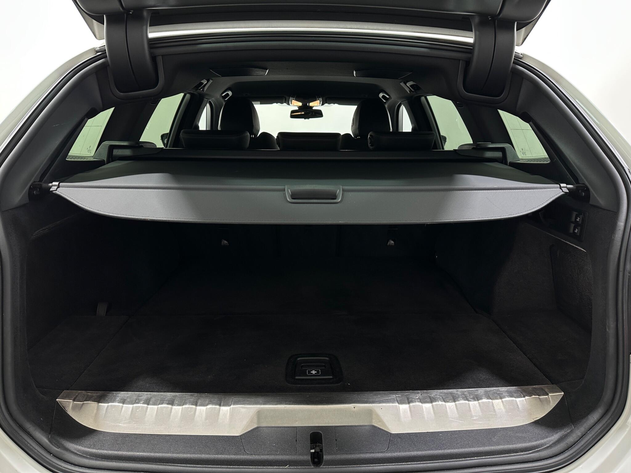 BMW 3 Series view 48