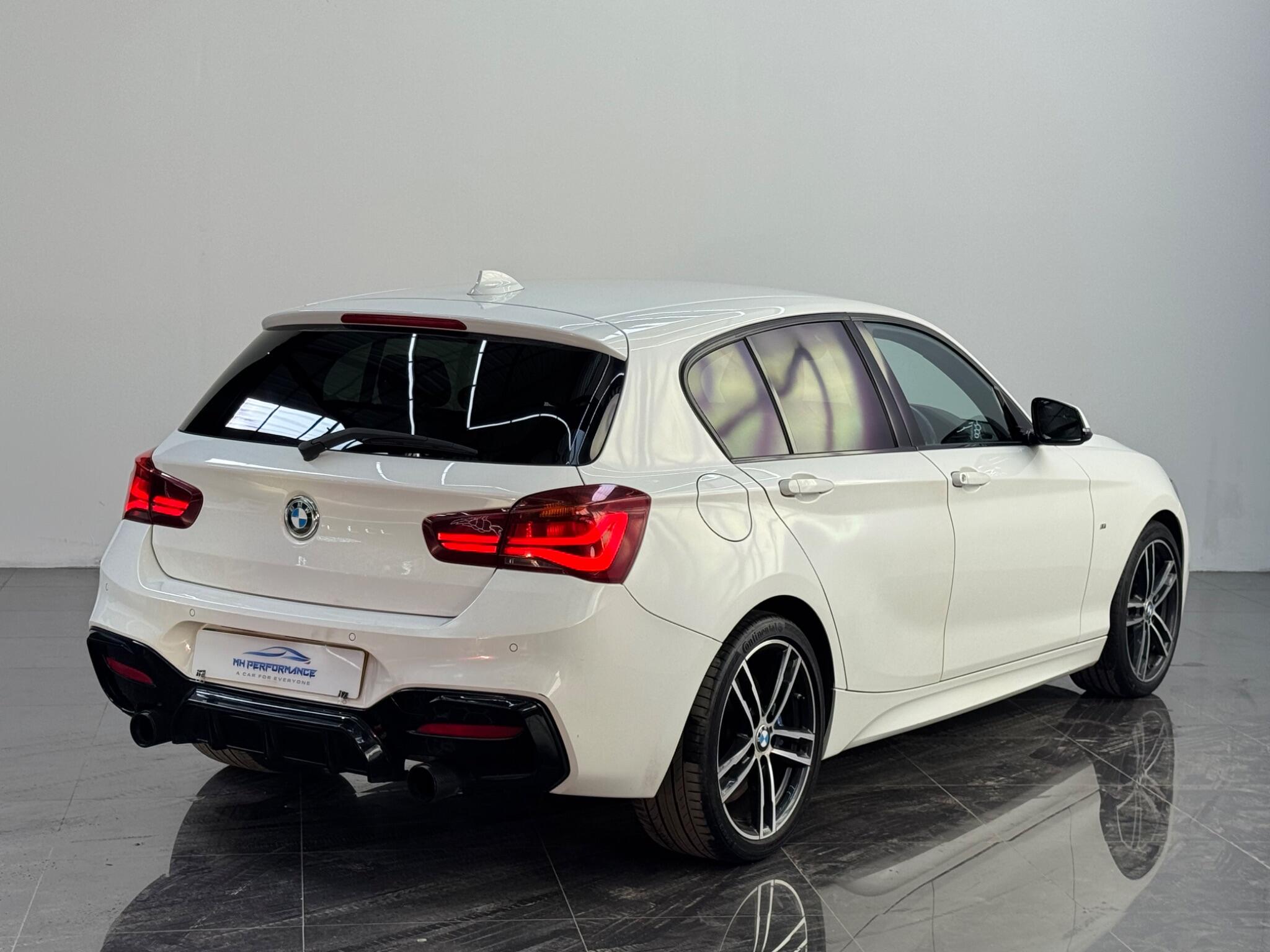 BMW 1 Series view 8