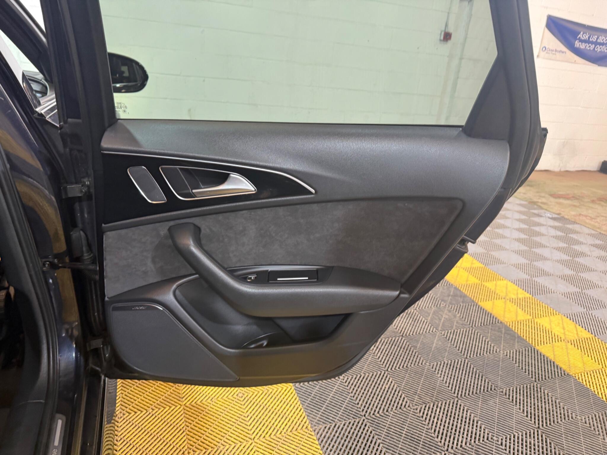 Audi A6 Avant view 40