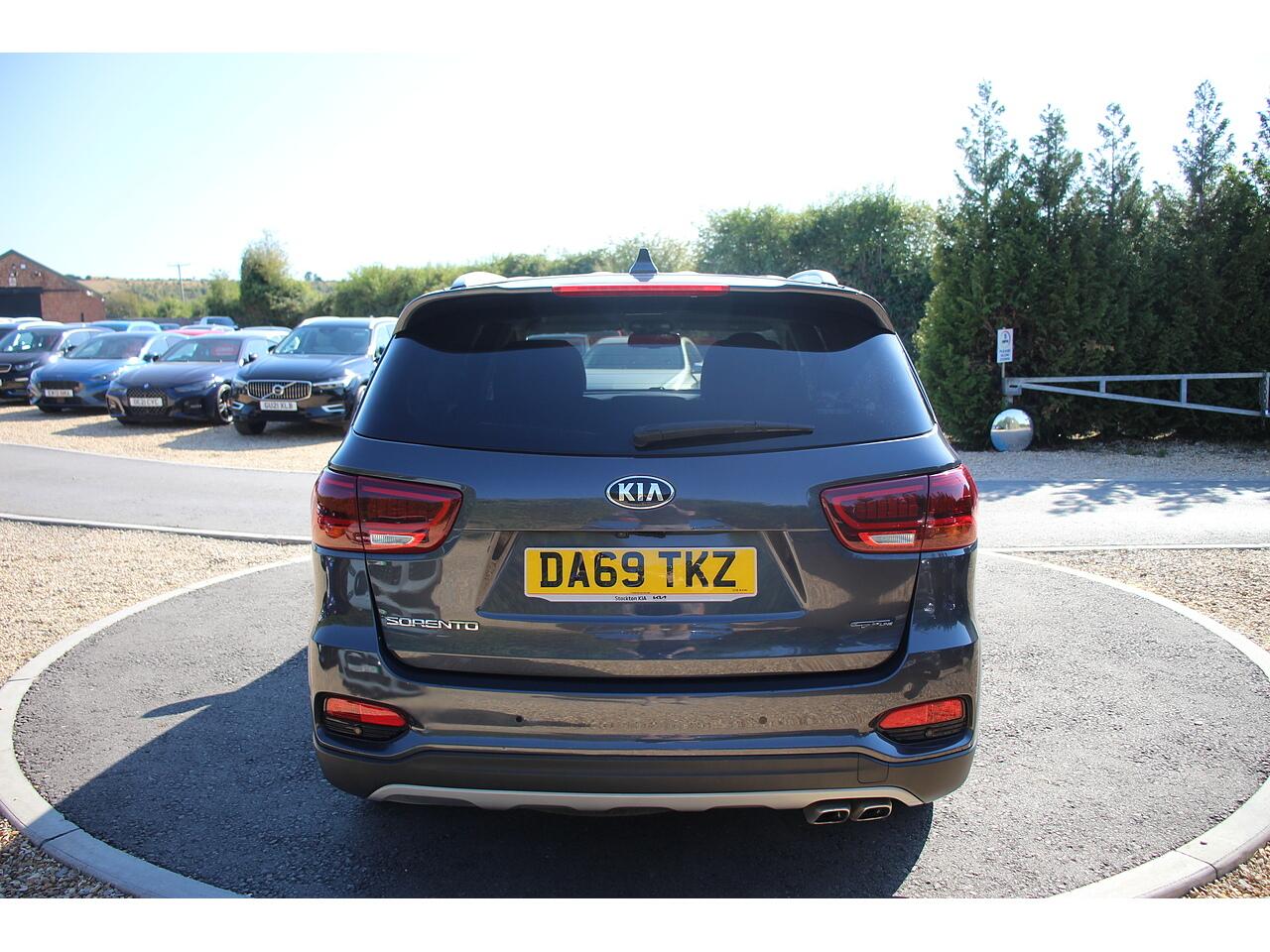 Kia Sorento view 10