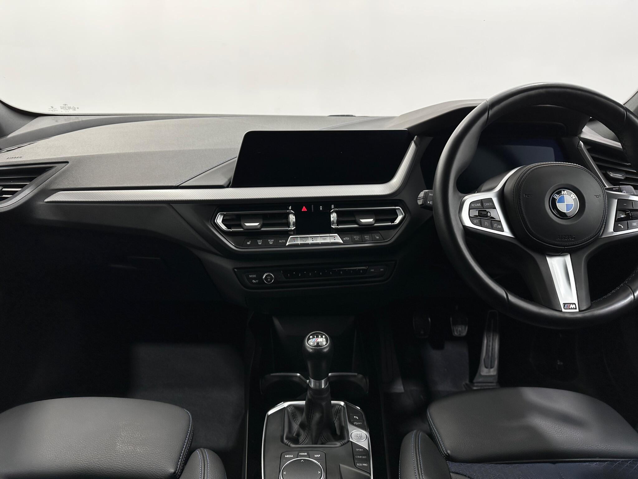 BMW 1 Series view 19
