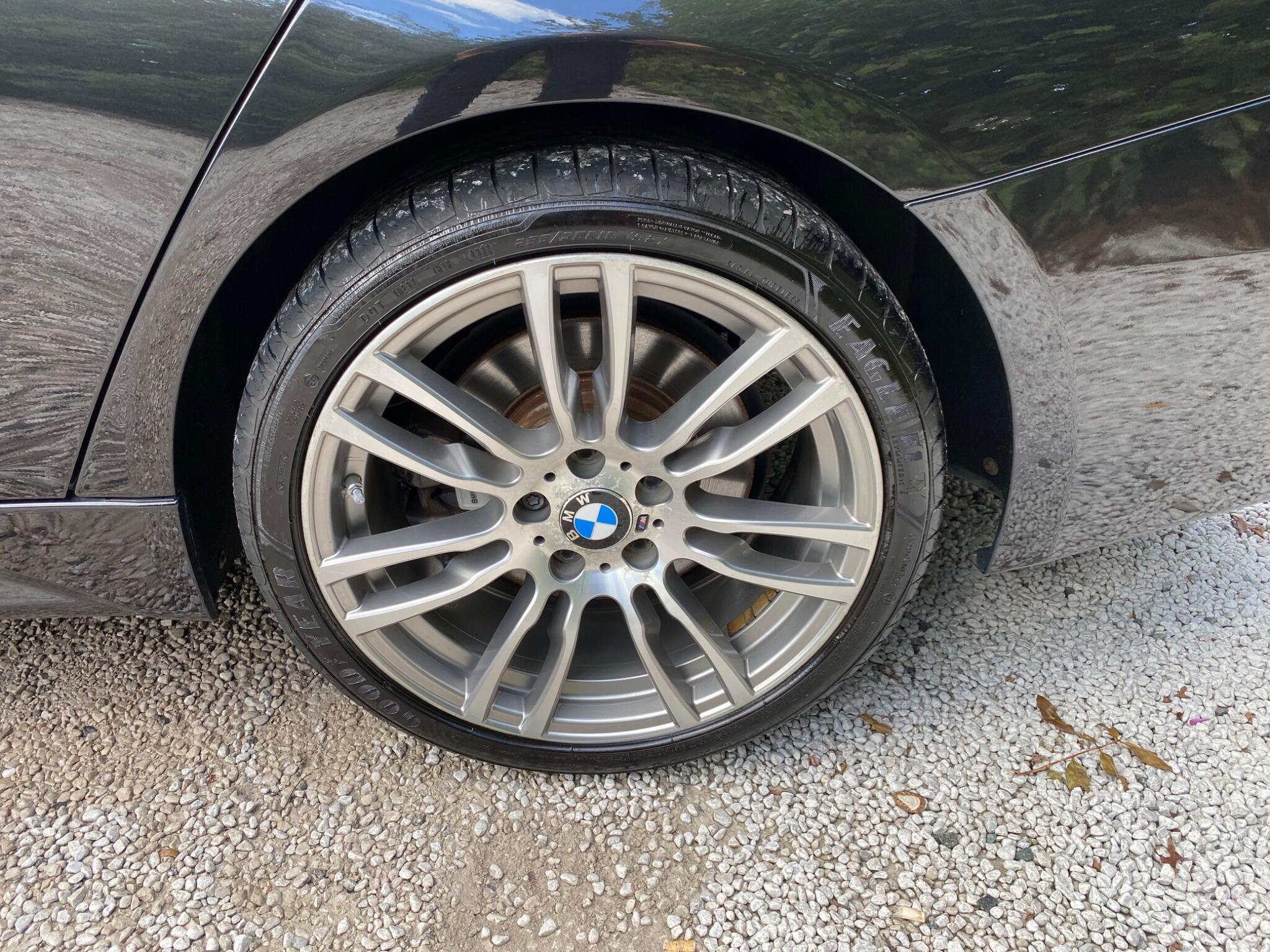 BMW 3 Series view 35
