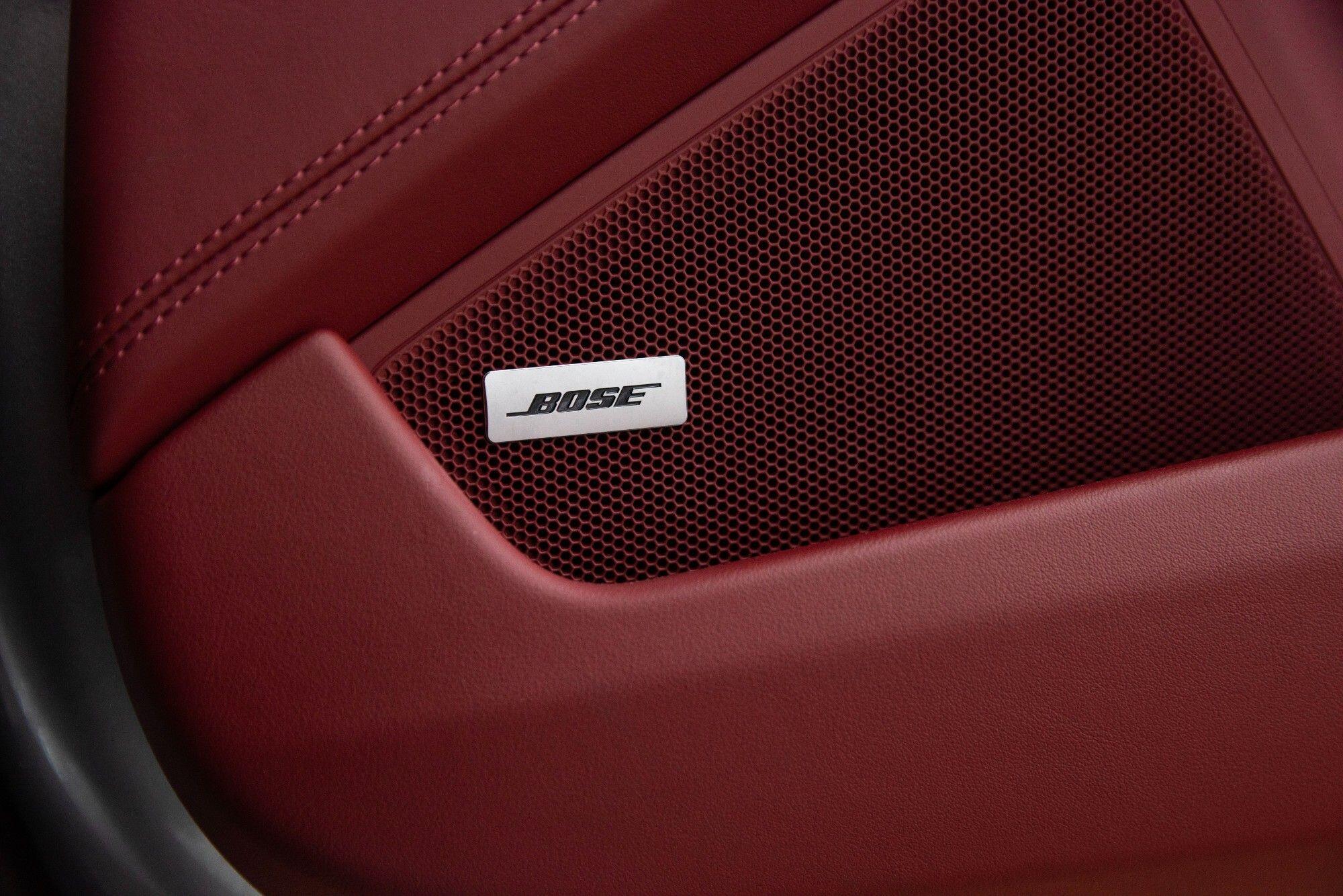 Porsche 911 view 39