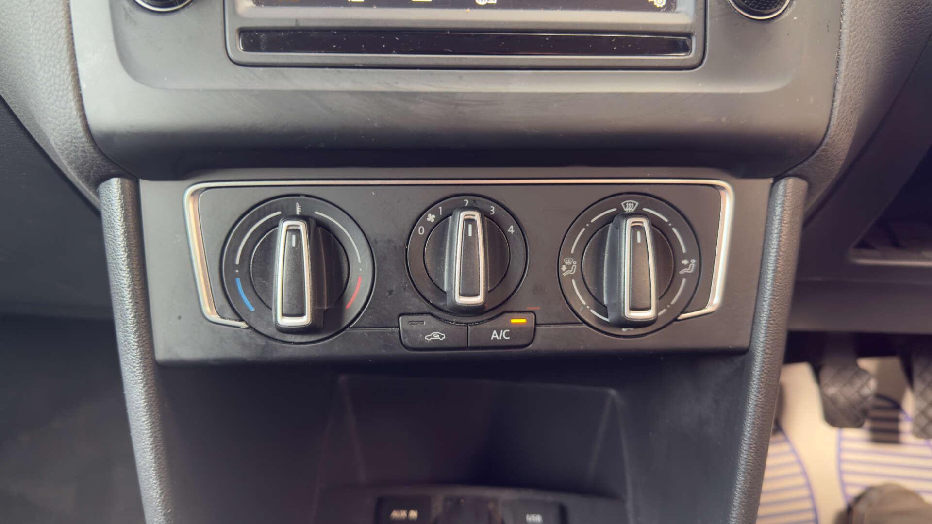 Volkswagen Polo view 28