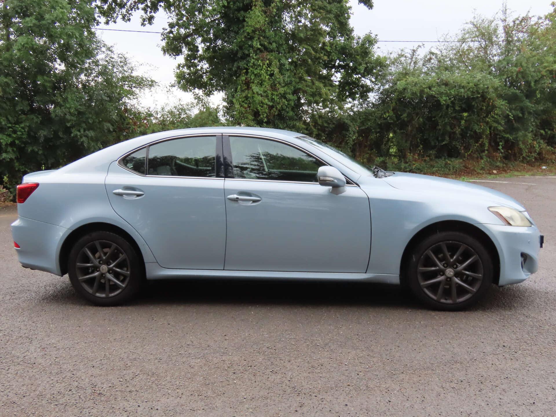 Lexus Is view 4