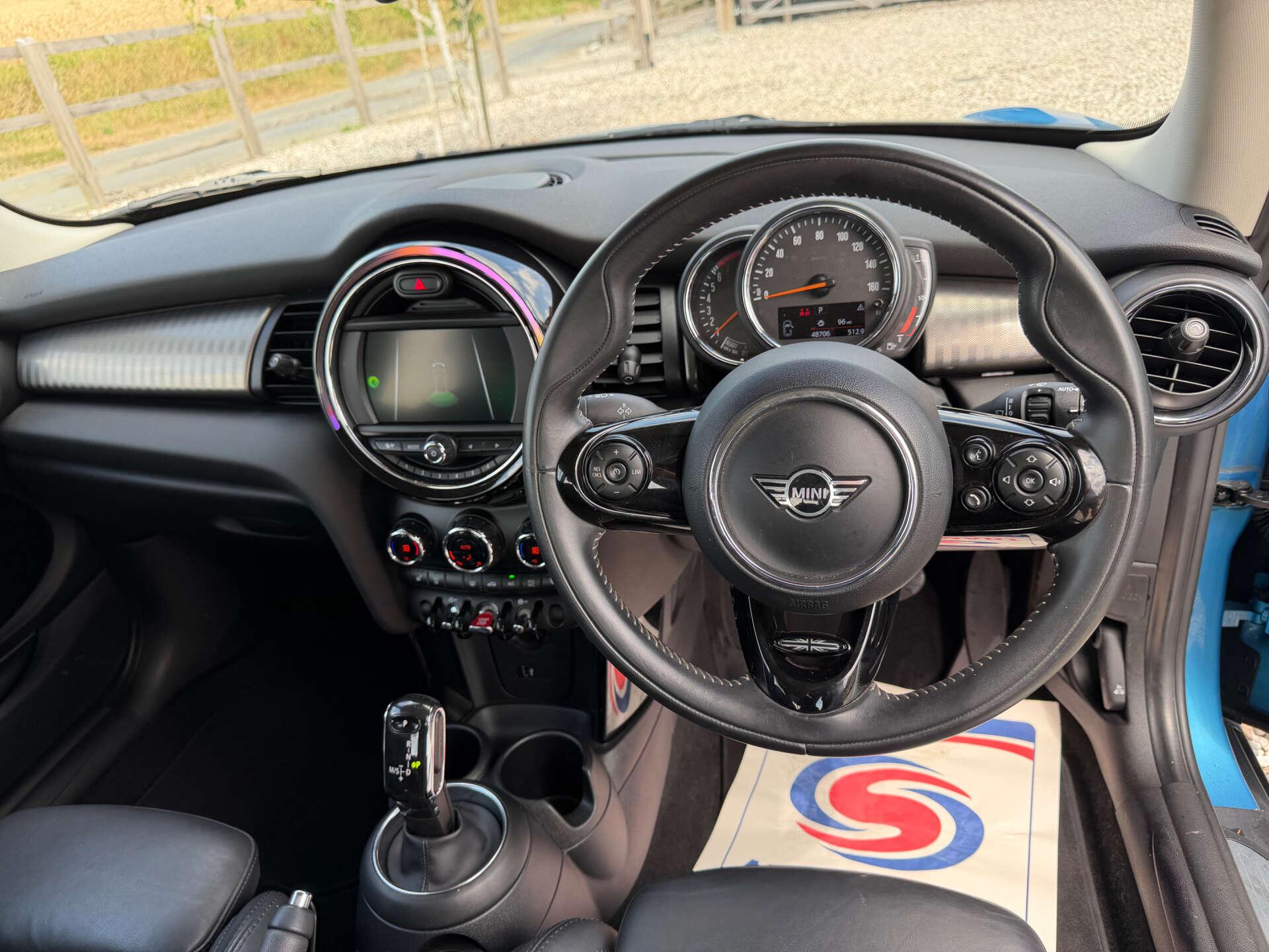 Mini Hatch view 16